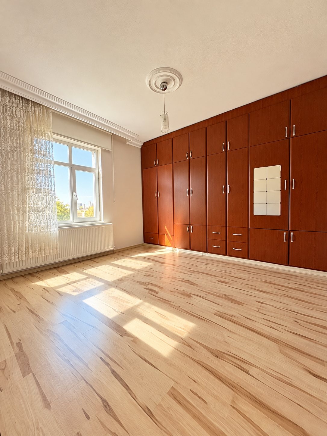 Satılık Daire Siyahser Mahallesinde 3+1 165m2 Ara Kat — fotoğraf 12