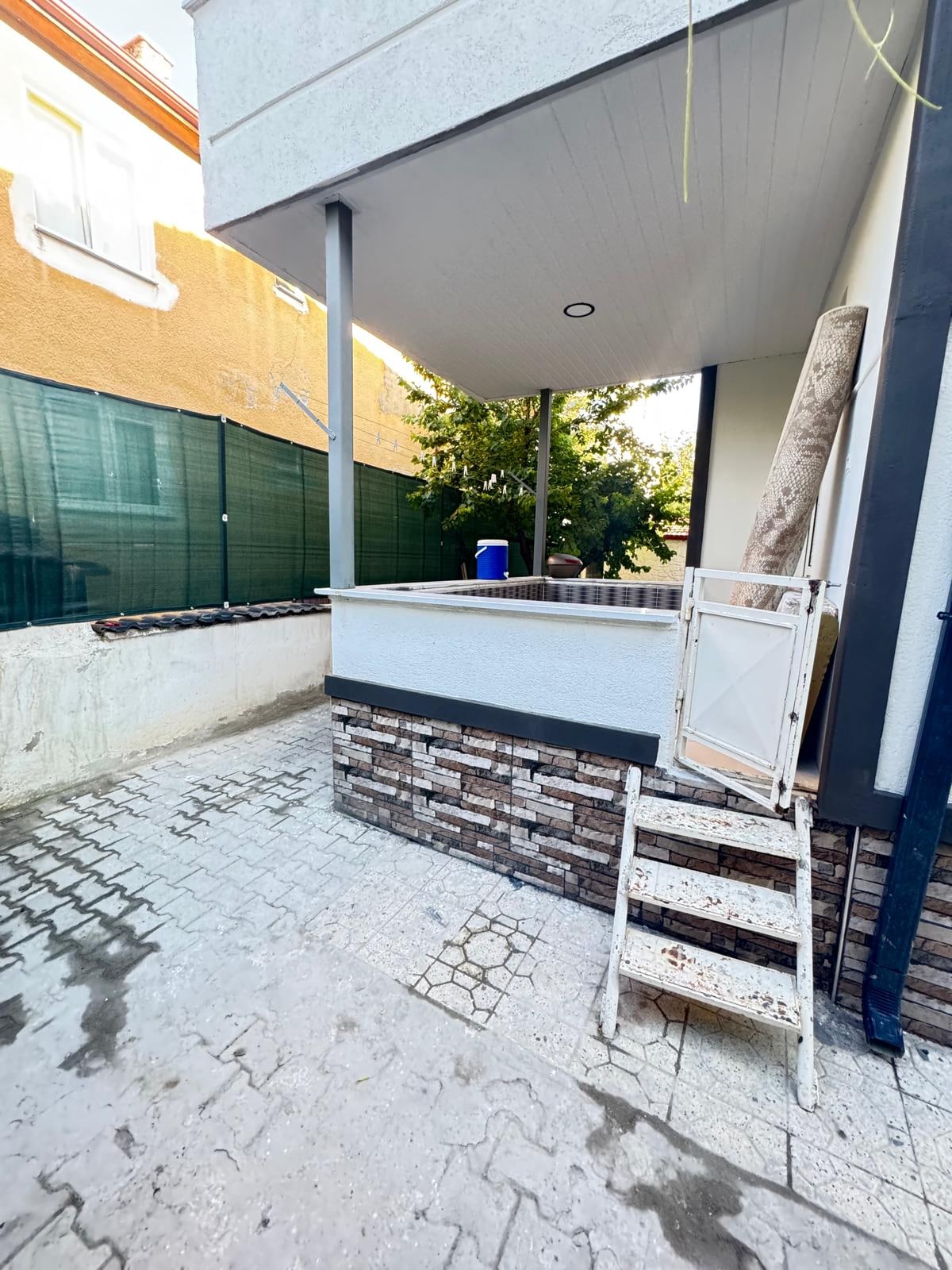 Satılık Larende Merkezde 2 Katlı 2+1 130m2 Kombili Bahçeli Bina — fotoğraf 10