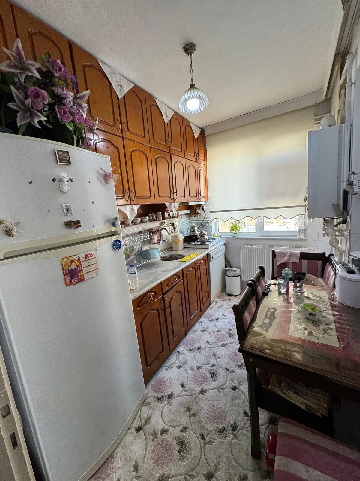 Ahmet Yesevi'de Satılık 2+1 Daire 100m² Site İçi Aydınlık Kombili Balkonlu — fotoğraf 2
