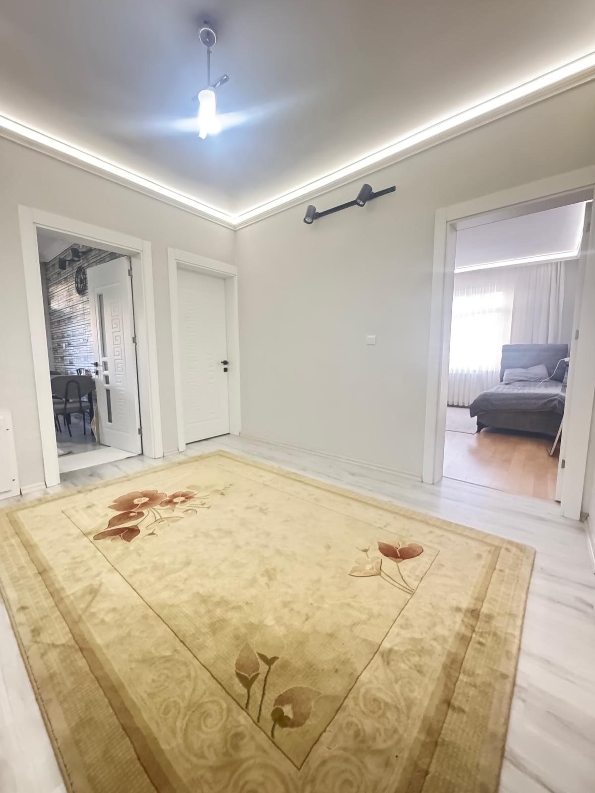 Satılık Larende Merkezde 2 Katlı 2+1 130m2 Kombili Bahçeli Bina — fotoğraf 15