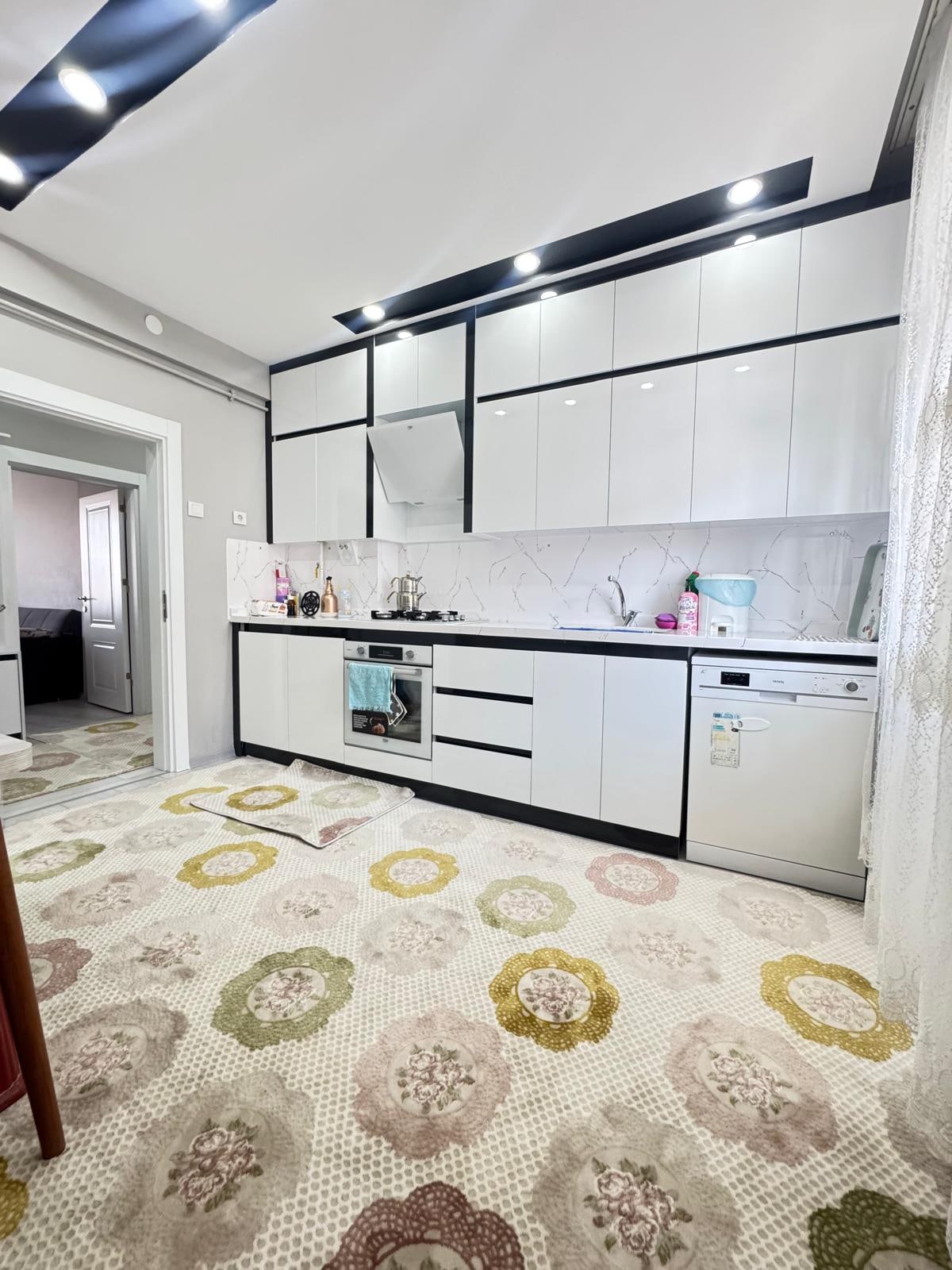 Satılık Daire Gevher Hatun Mahallesinde 3+1 130m2 Son Kat