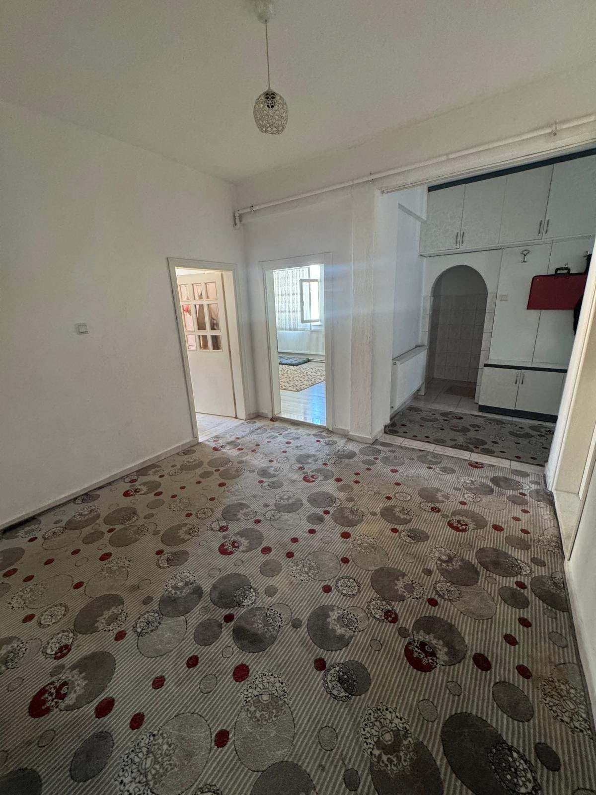 Satılık Daire Tapduk Emre Mahallesinde 3+1 140m2 Ara Kat Asansörlü — fotoğraf 2