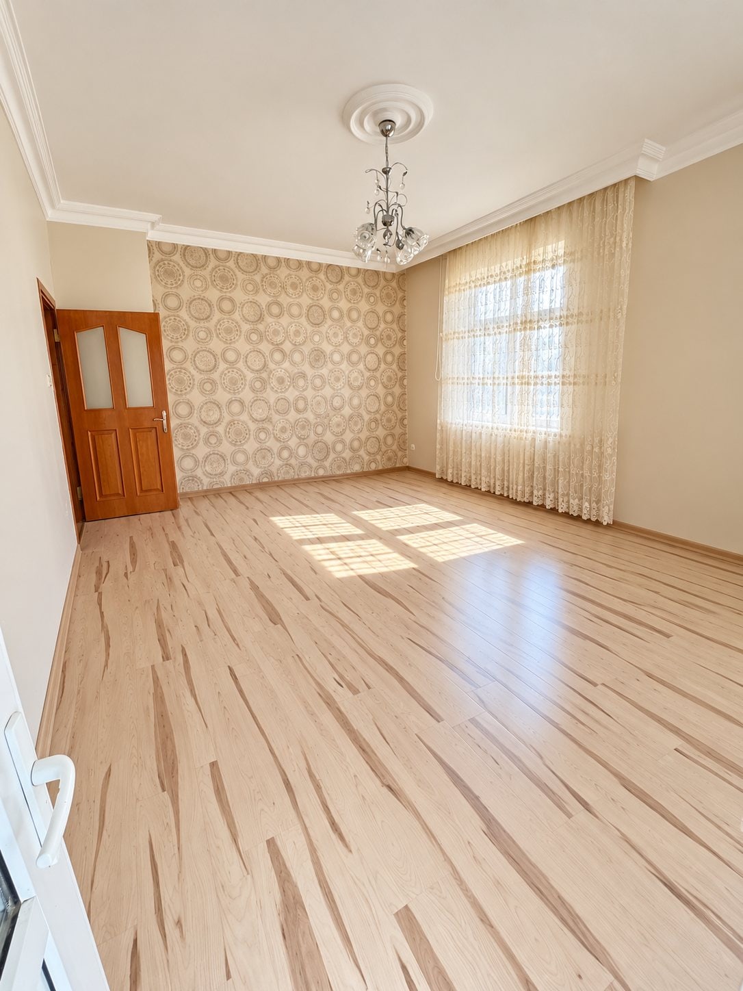 Satılık Daire Siyahser Mahallesinde 3+1 165m2 Ara Kat — fotoğraf 6