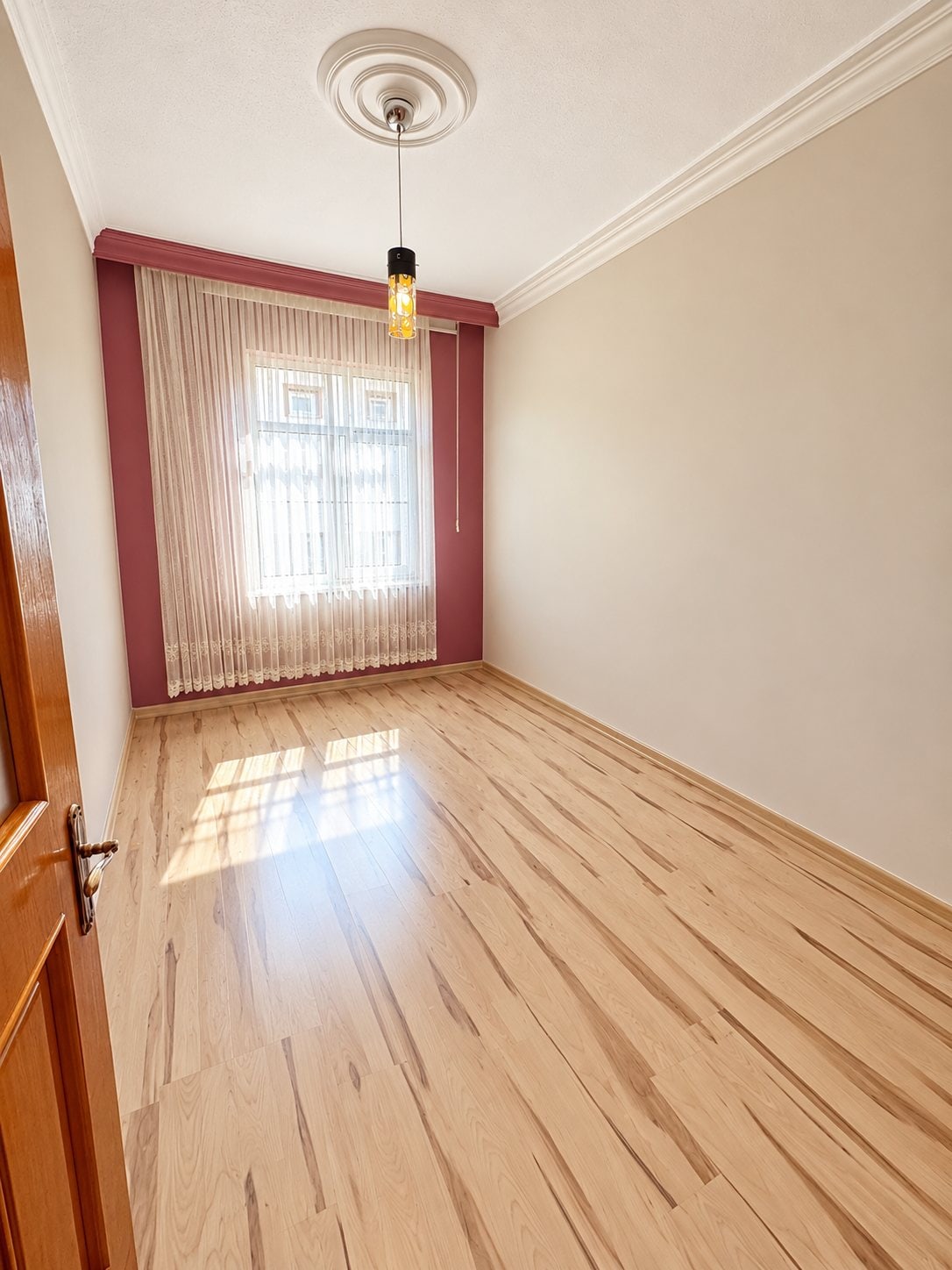 Satılık Daire Siyahser Mahallesinde 3+1 165m2 Ara Kat — fotoğraf 13