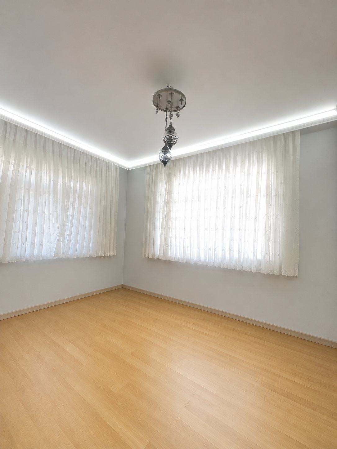 Satılık Larende Merkezde 2 Katlı 2+1 130m2 Kombili Bahçeli Bina — fotoğraf 18