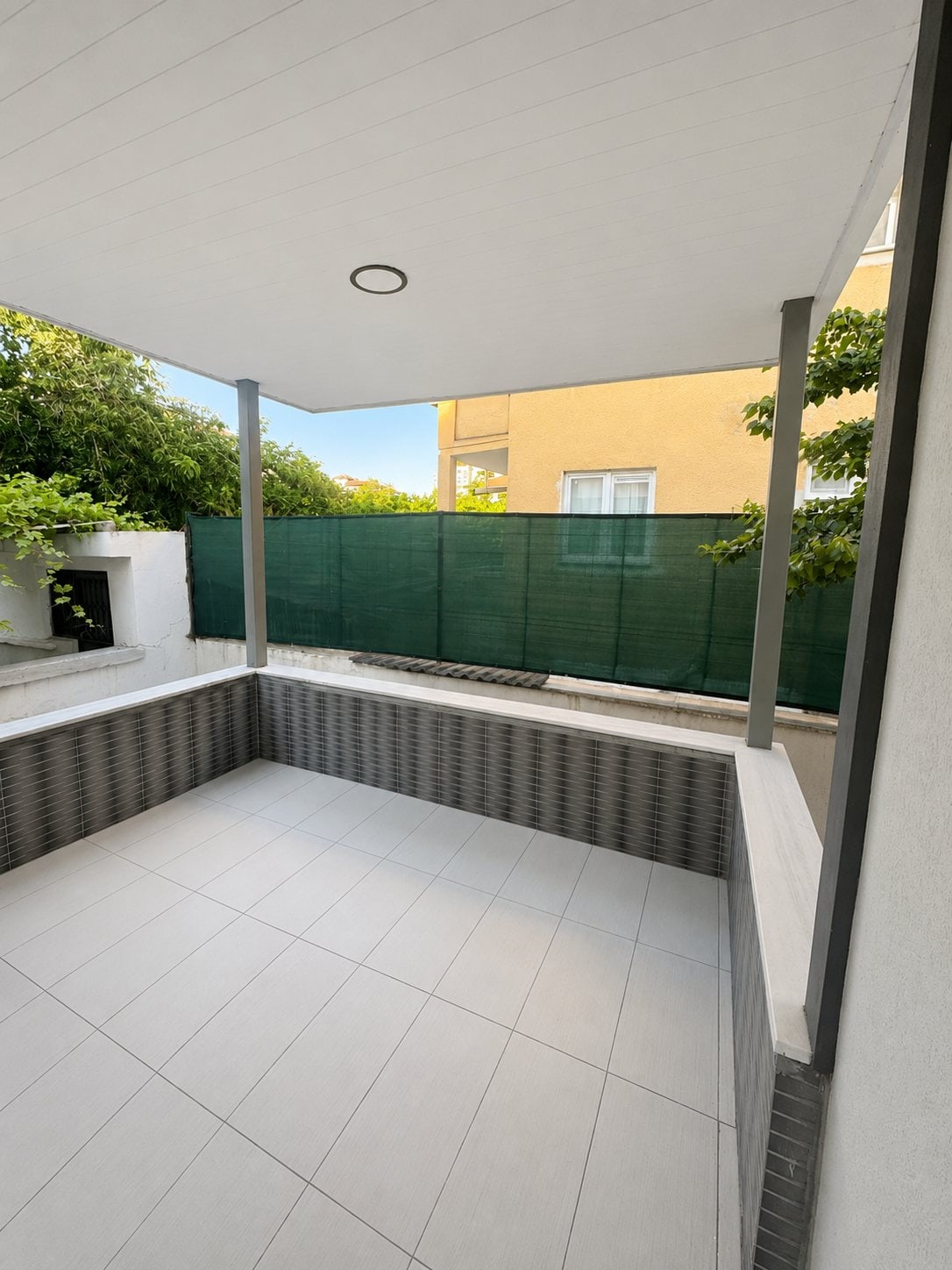 Satılık Larende Merkezde 2 Katlı 2+1 130m2 Kombili Bahçeli Bina — fotoğraf 11