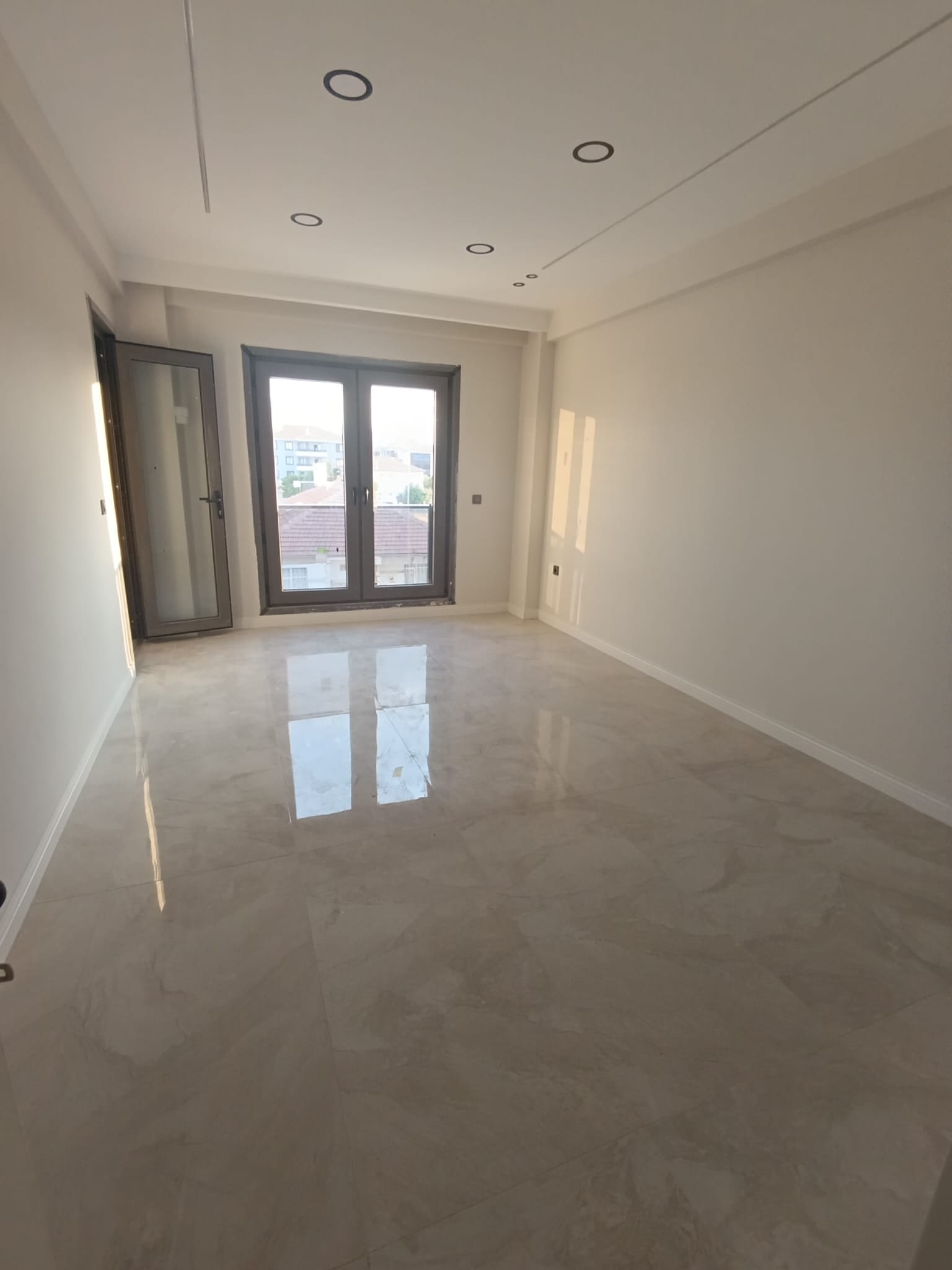 Karaman Merkez Yenişehir Mahallesi Satılık 3+1 Bireysel Garaj Ve Kiler Yerden Isıtma Kızartma Mutfak Mutfak Balkon Camla Kapalı Binada Toplam 3 Daire Var — görsel 14