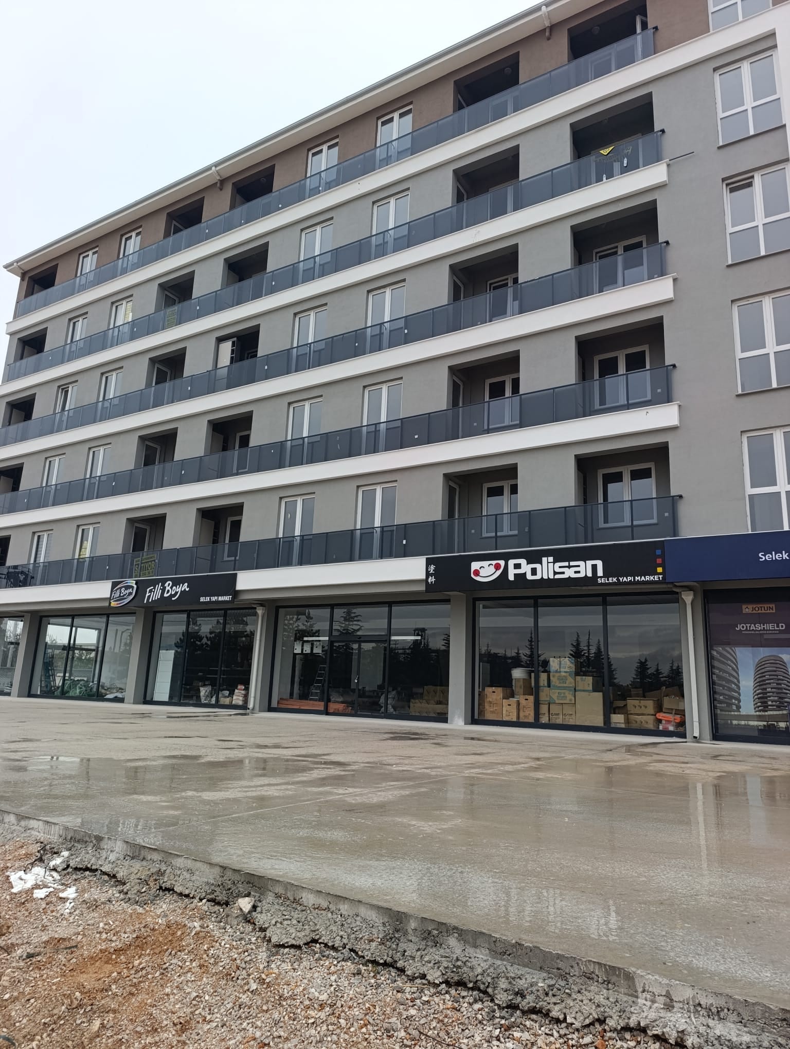 Karaman Merkez Hamidiye Mah.2.organize Yolu 1+1 Sıfır Arakat Ayrı Mutfaklı Yerden Isıtma Balkon Var 2 Asansörlü