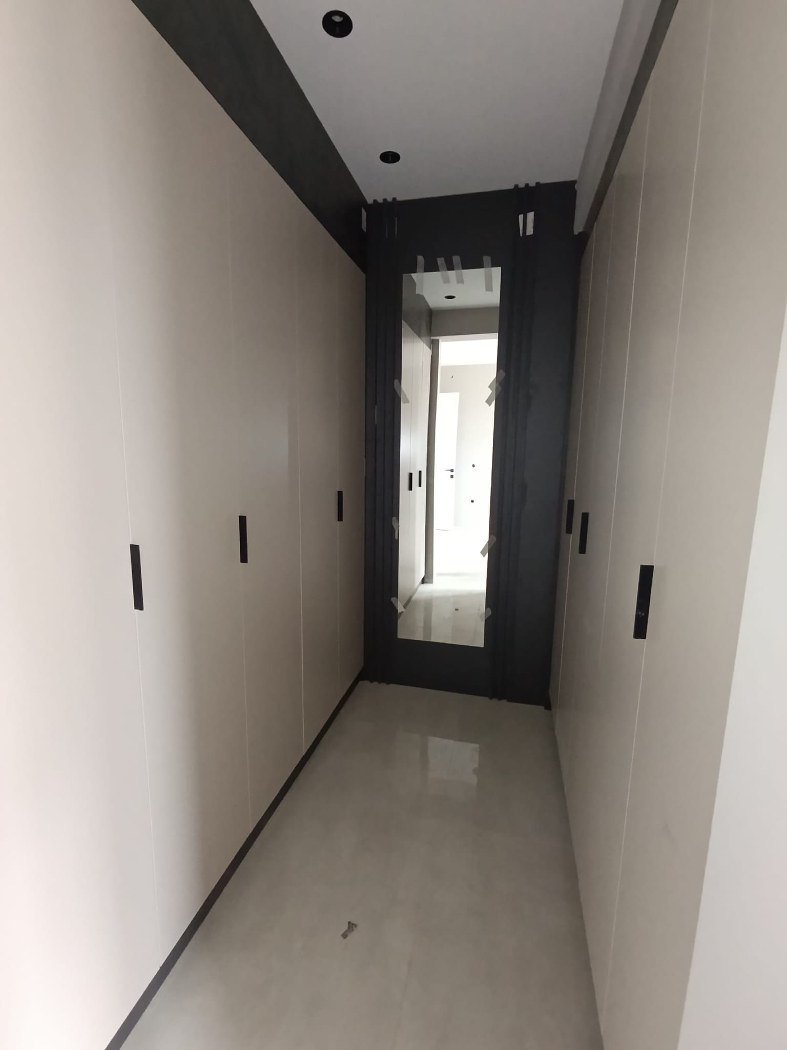 Karaman Merkez Yenişehir Mah 3+1 Sıfır Arakat Güney Doğu Cephe Site İçerisinde Ebeveyn Banyo Giyinme Odası Kiler Girişte Rüzgarlık — görsel 12