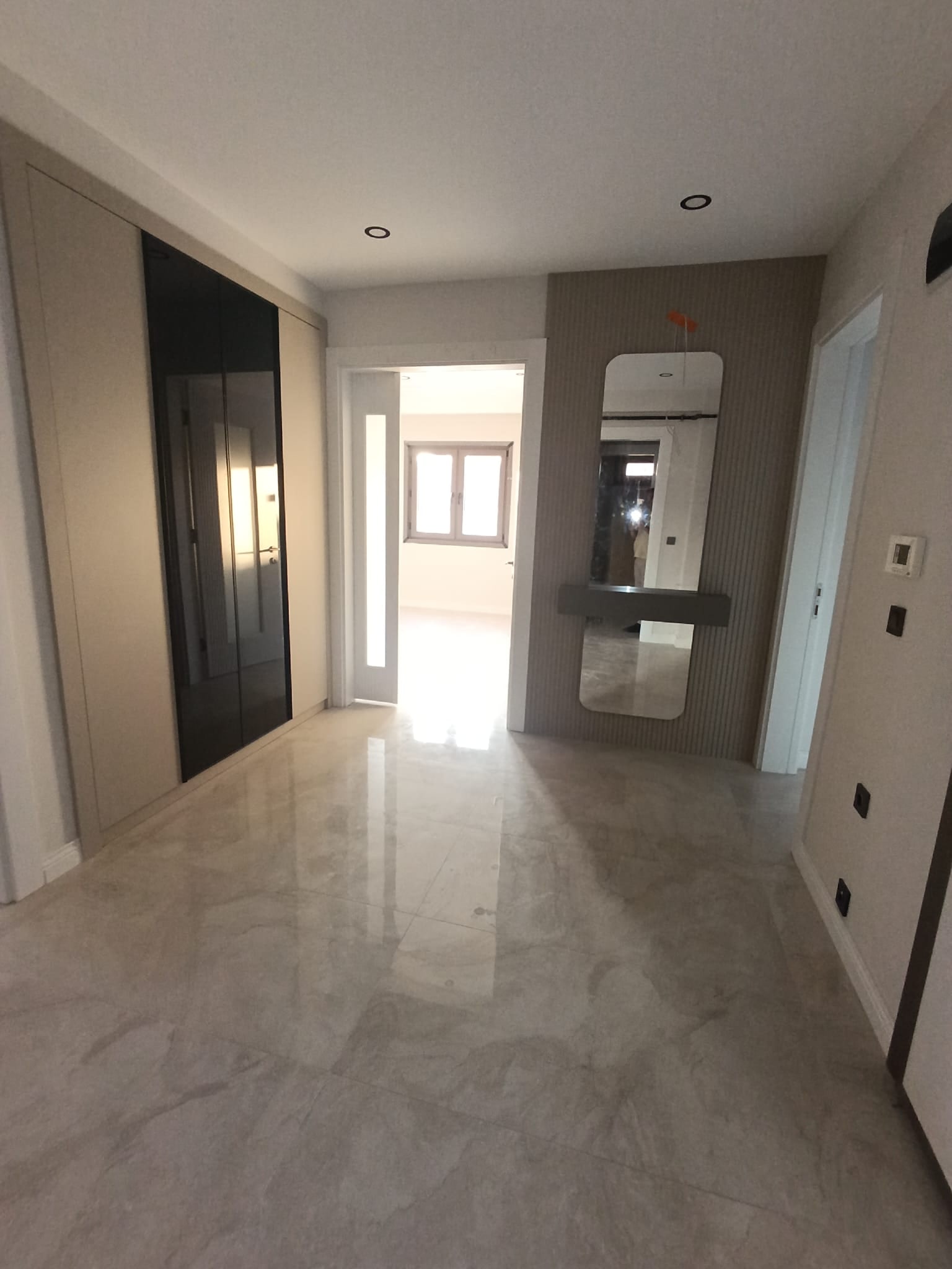Karaman Merkez Yenişehir Mahallesi Satılık 3+1 Bireysel Garaj Ve Kiler Yerden Isıtma Kızartma Mutfak Mutfak Balkon Camla Kapalı Binada Toplam 3 Daire Var — görsel 2