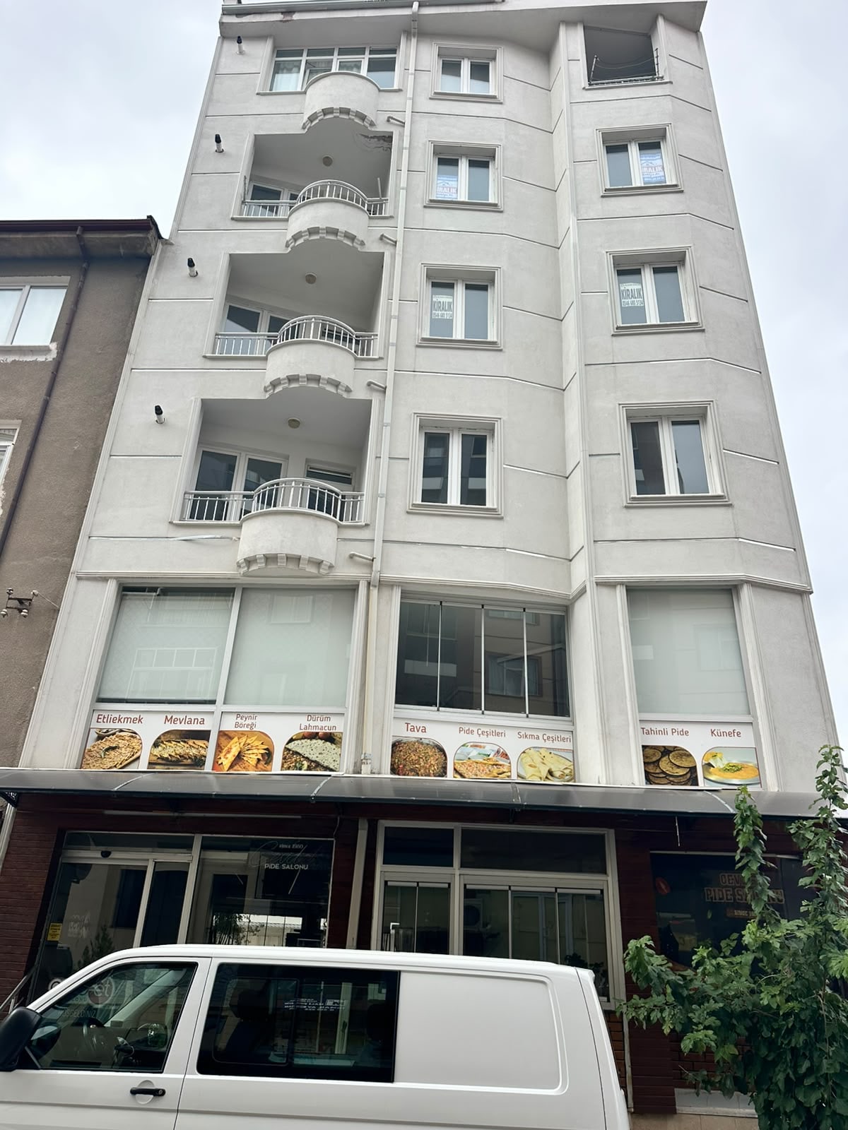 Emlaknomi'den Kirişçi Mahallesinde 2+1 Amerikan Mutfak Kiralık Daire