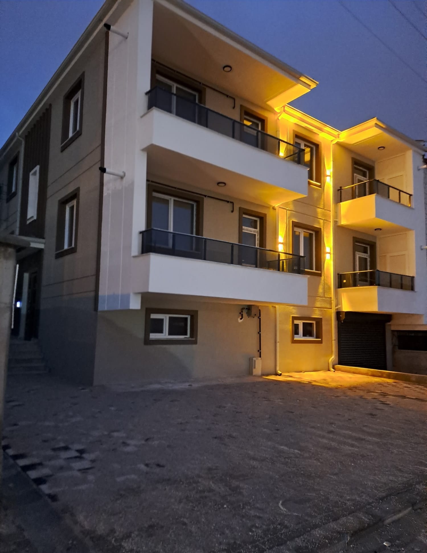 Karaman Merkez Hastane Karşısında 1+1 Sıfır 6 Adet Satılık Apart Ortak Kullanım Garaj Yerden Isıtma