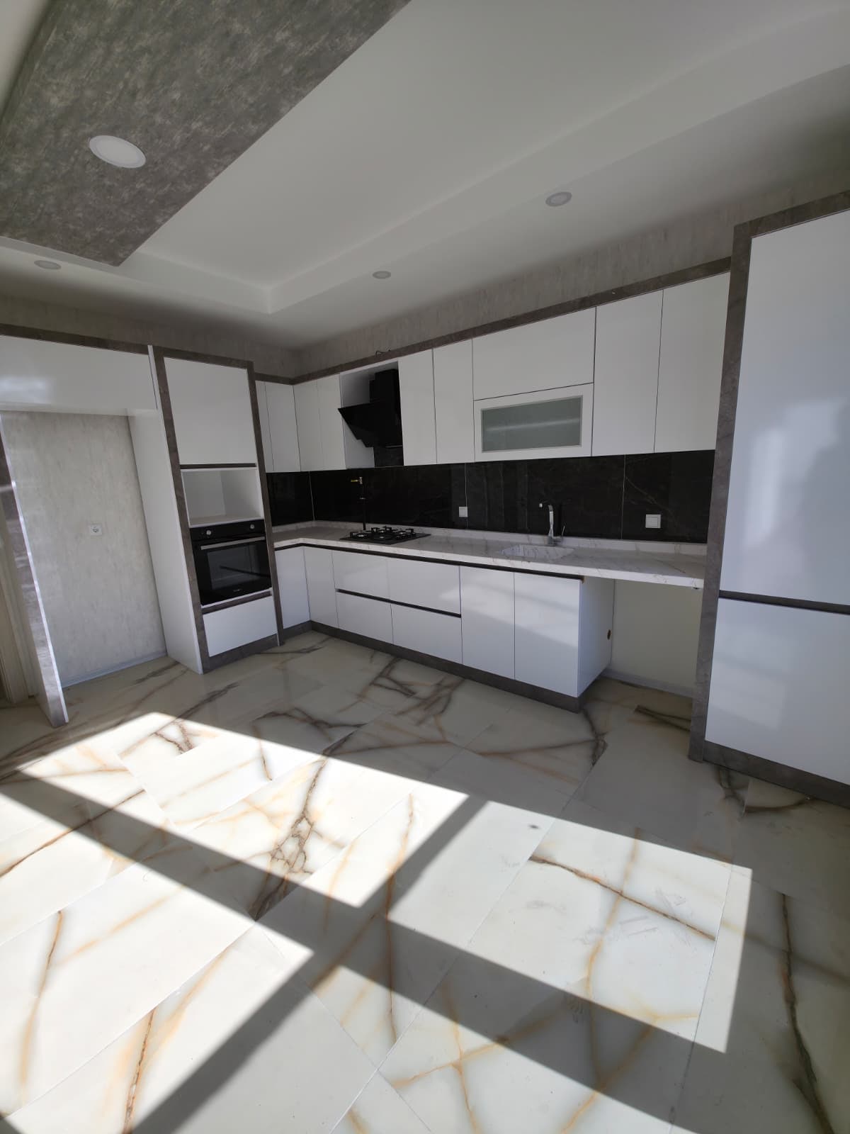 Karaman Merkez Prireis Mahallesi 3+1 Sıfır Arakat Bireysel Garaj Yerden Isıtma 2 Balkon Duvar Kağıdı — görsel 4