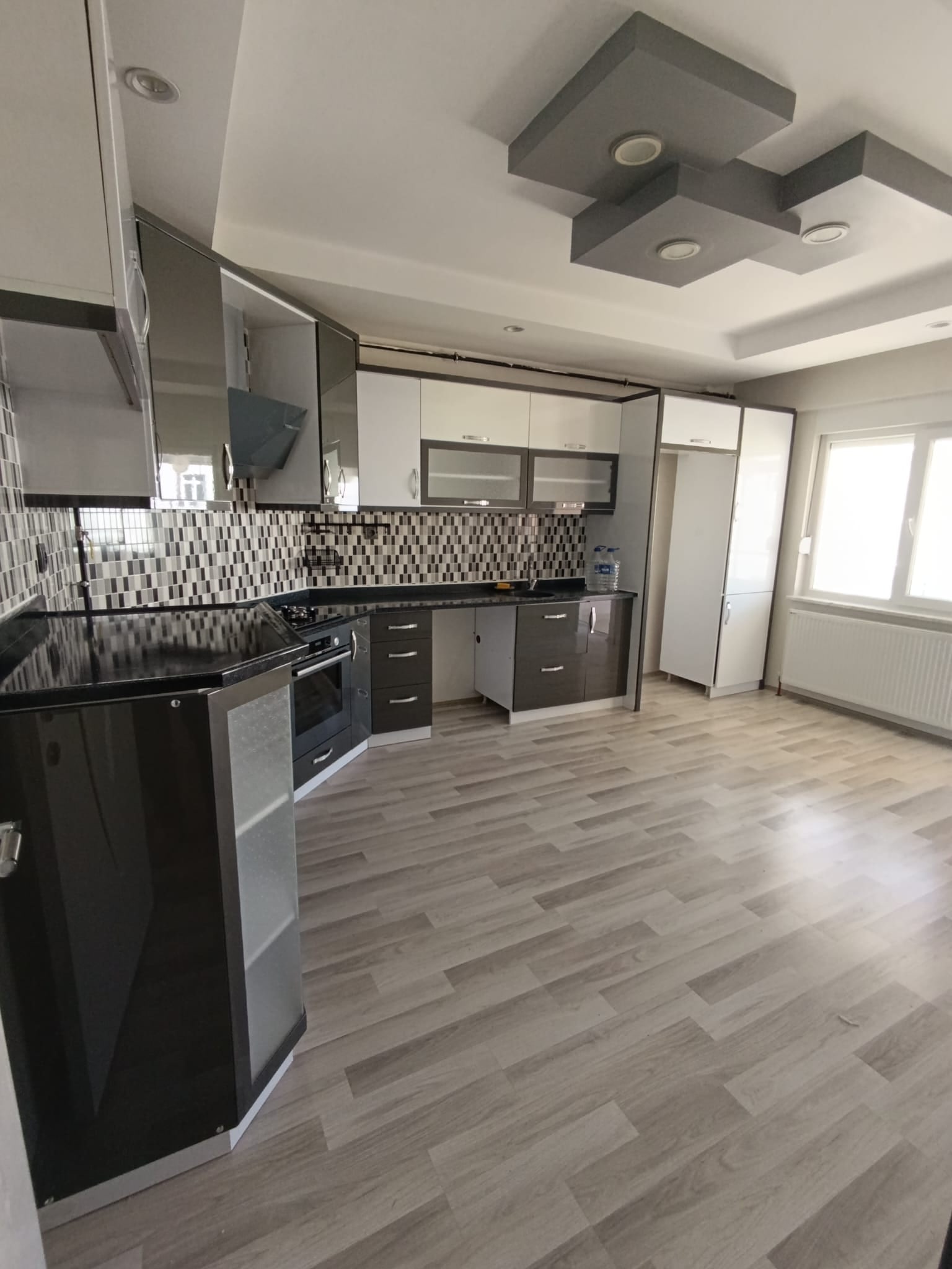 Karaman Merkez Prireis Mahallesi 3+1 Arakat 4 Cephesi Açık 2 Balkon 150m2 Brüt 10 Yıllık Bina — görsel 6