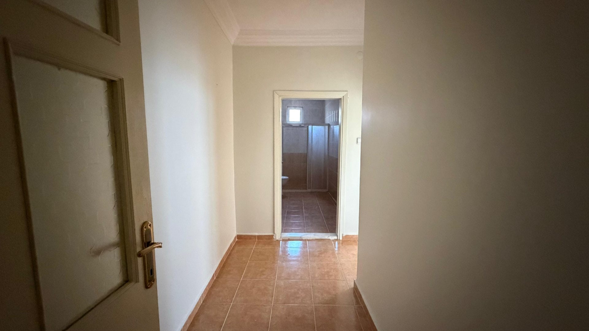 Karaman Merkez Prireis Mahallesi 3+1 Arakat 170 M2 Dairede 3 Balkon Var Bakımlı Masrafsız Aile Apartmanı — görsel 8