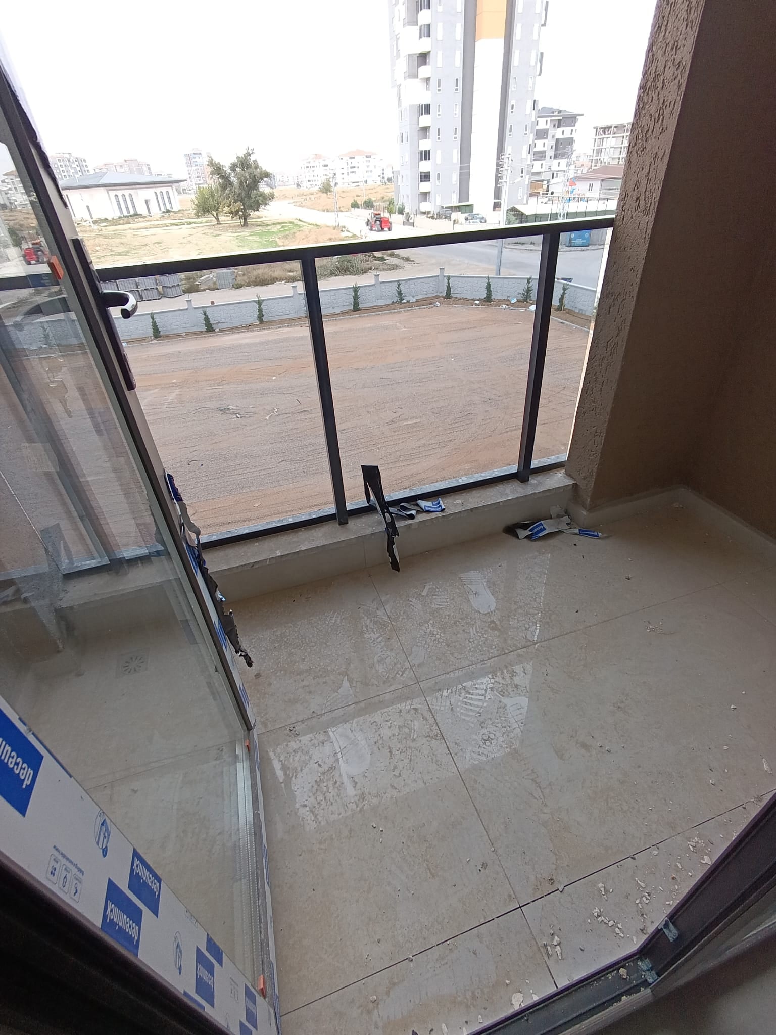 Karaman Merkez Yenişehir Mah 3+1 Sıfır Arakat Güney Doğu Cephe Site İçerisinde Ebeveyn Banyo Giyinme Odası Kiler Girişte Rüzgarlık — görsel 15