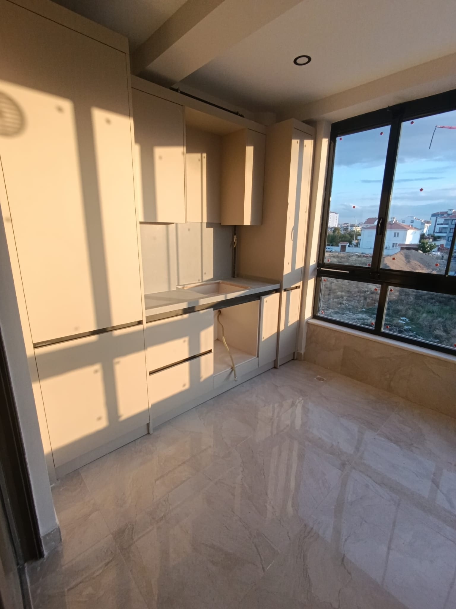 Karaman Merkez Yenişehir Mahallesi Satılık 3+1 Bireysel Garaj Ve Kiler Yerden Isıtma Kızartma Mutfak Mutfak Balkon Camla Kapalı Binada Toplam 3 Daire Var — görsel 16