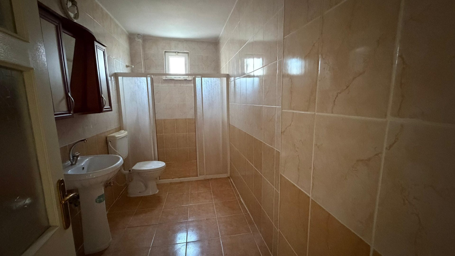 Karaman Merkez Prireis Mahallesi 3+1 Arakat 170 M2 Dairede 3 Balkon Var Bakımlı Masrafsız Aile Apartmanı — görsel 12