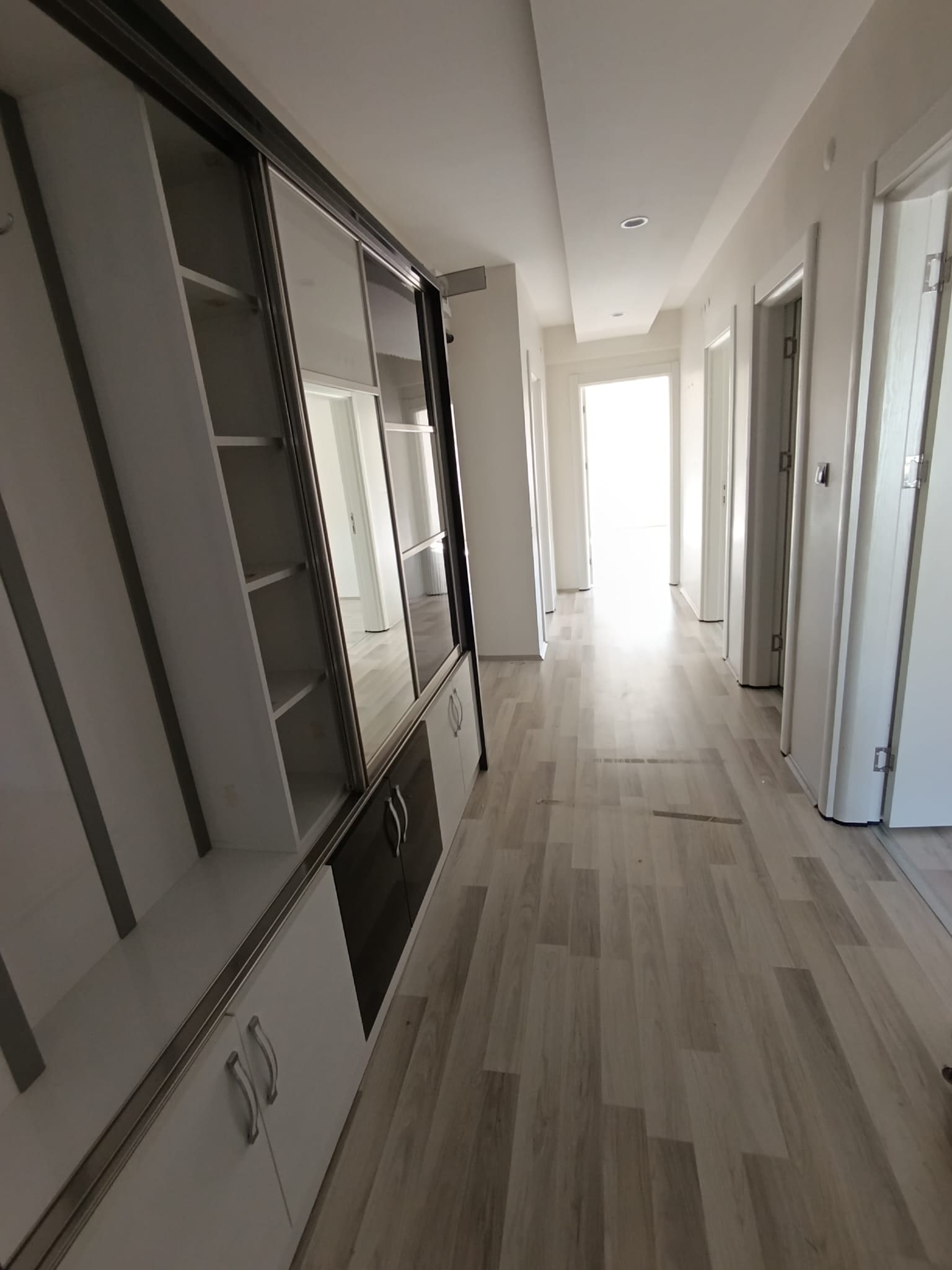 Karaman Merkez Prireis Mahallesi 3+1 Arakat 4 Cephesi Açık 2 Balkon 150m2 Brüt 10 Yıllık Bina — görsel 12