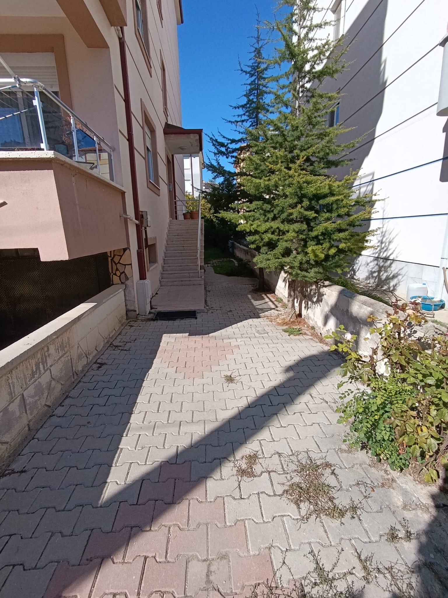 Karaman Merkez Prireis Mahallesi 3+1 Arakat 4 Cephesi Açık 2 Balkon 150m2 Brüt 10 Yıllık Bina — görsel 16