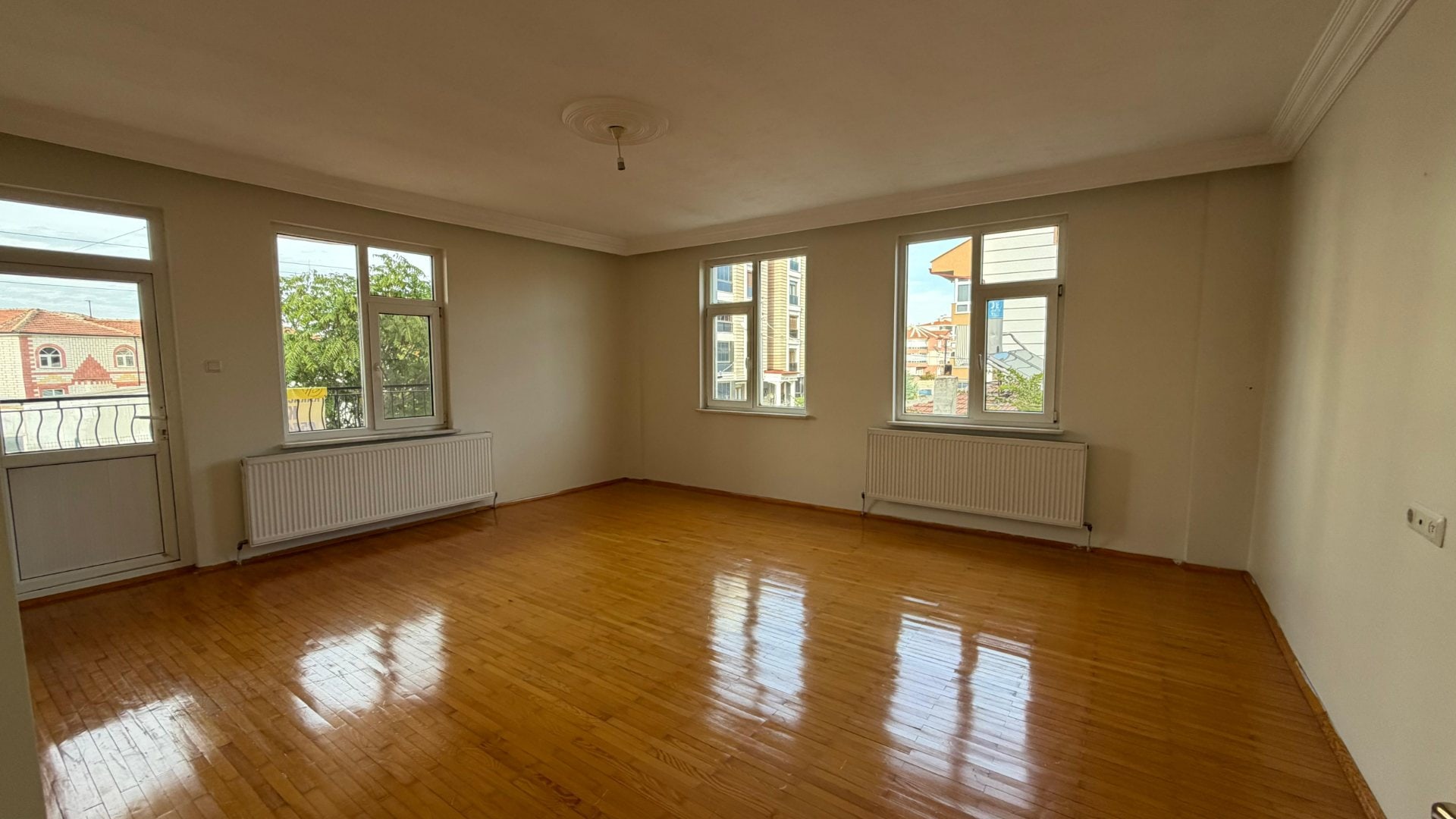Karaman Merkez Prireis Mahallesi 3+1 Arakat 170 M2 Dairede 3 Balkon Var Bakımlı Masrafsız Aile Apartmanı — görsel 16