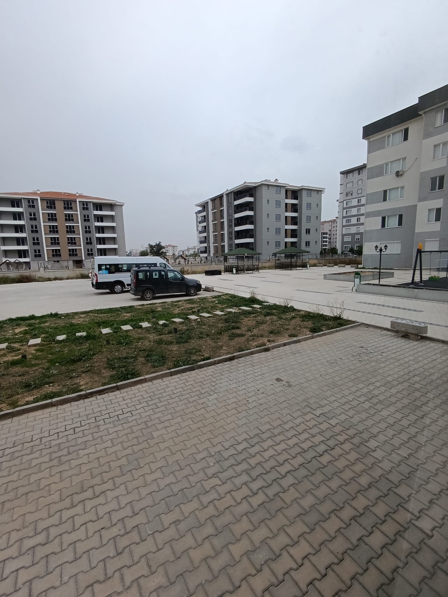 Karaman Merkez Yenişehir Mahallesi 3+1 Site İçerisinde Açık Ve Kapalı Otopark Çocuk Oyun Alanı Kiler Mevcut Geniş Balkon — görsel 6
