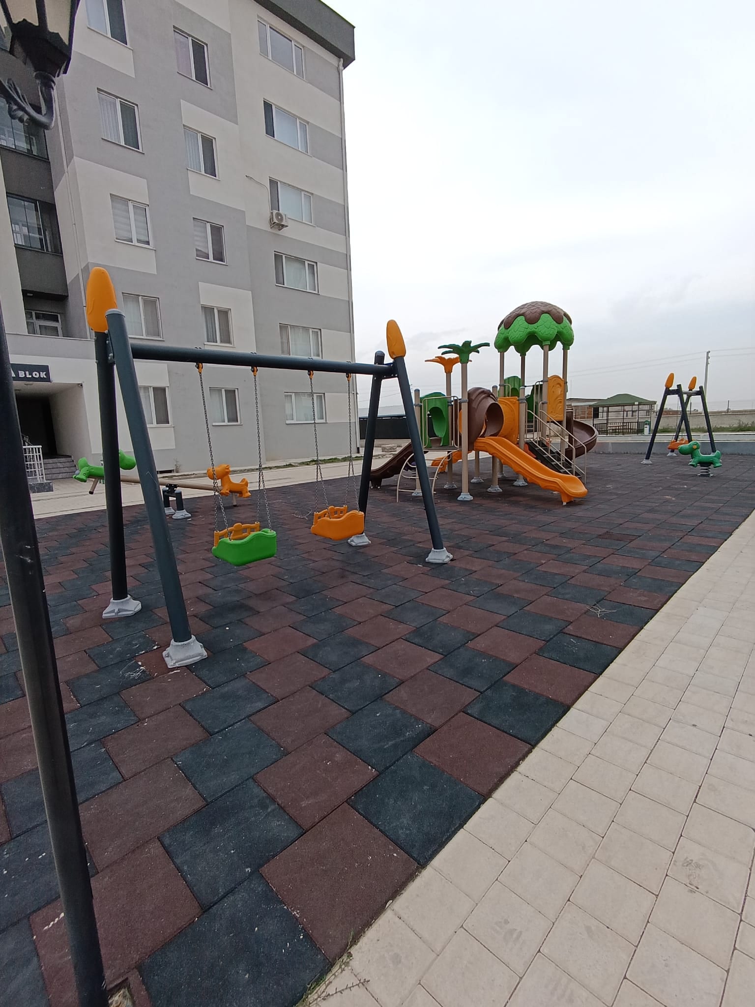 Karaman Merkez Yenişehir Mahallesi 3+1 Site İçerisinde Açık Ve Kapalı Otopark Çocuk Oyun Alanı Kiler Mevcut Geniş Balkon — görsel 5