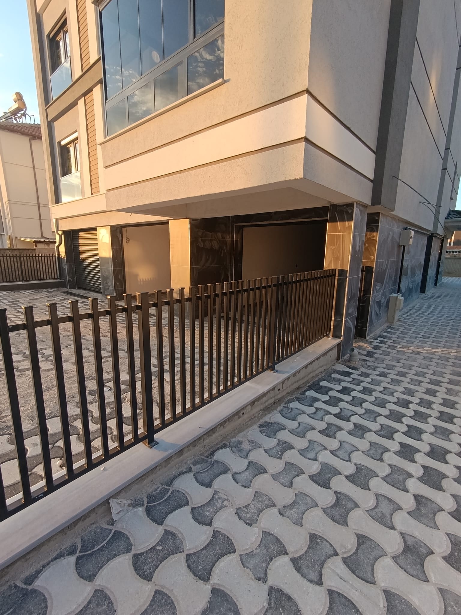 Karaman Merkez Yenişehir Mahallesi Satılık 3+1 Bireysel Garaj Ve Kiler Yerden Isıtma Kızartma Mutfak Mutfak Balkon Camla Kapalı Binada Toplam 3 Daire Var — görsel 7