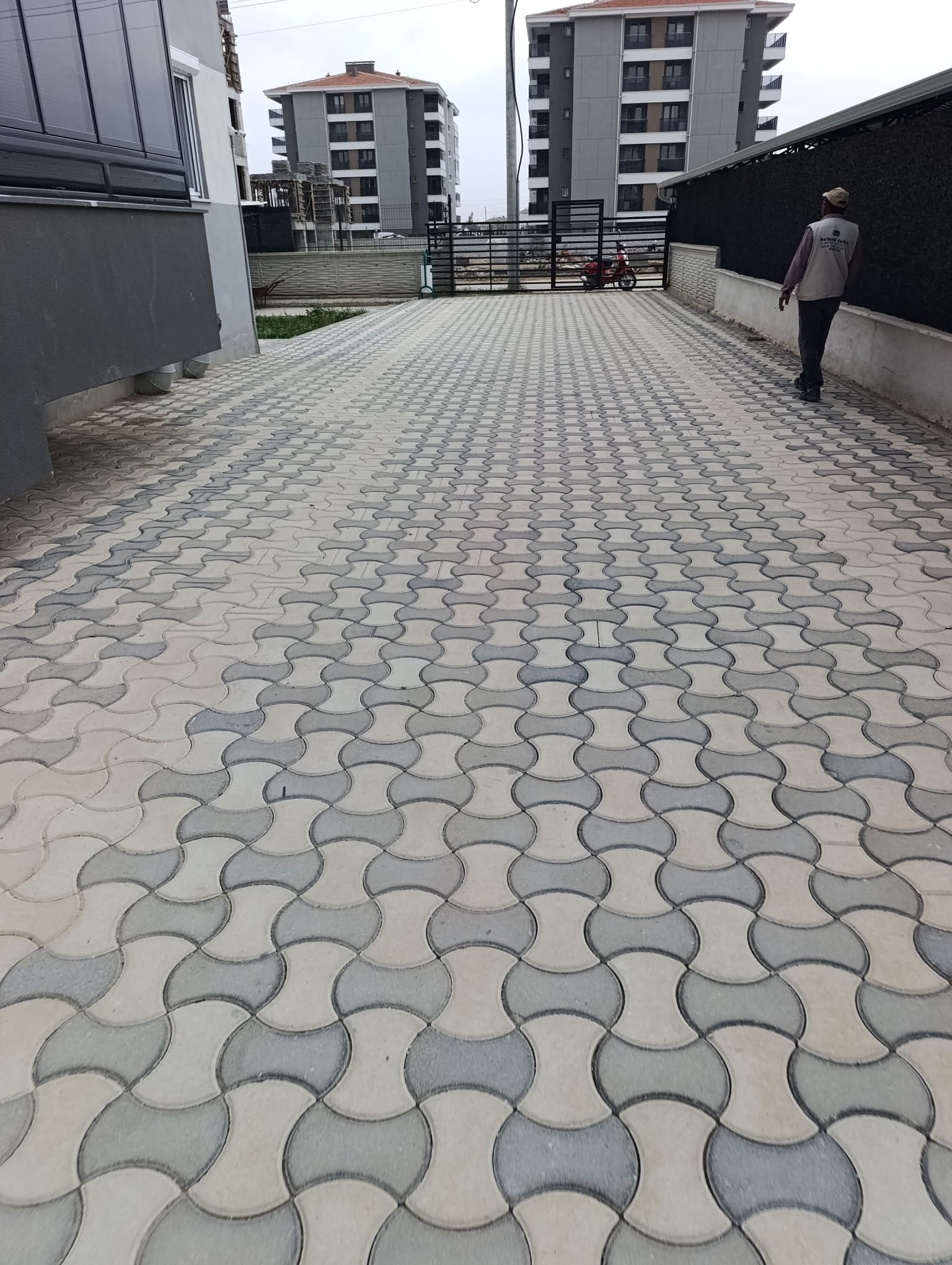 Karaman Merkez Yenişehir Mahallesi 3+1 Site İçerisinde Açık Ve Kapalı Otopark Çocuk Oyun Alanı Kiler Mevcut Geniş Balkon — görsel 8