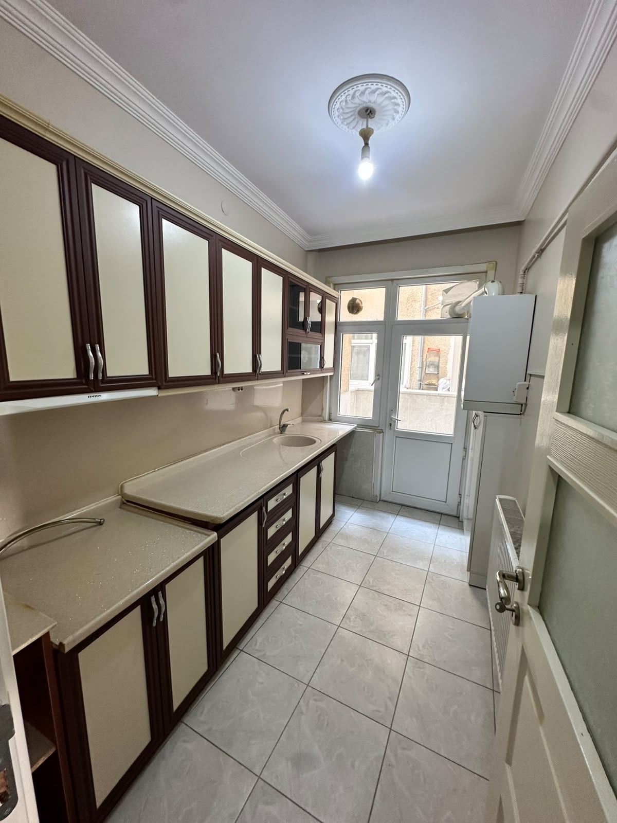Çarşı Merkezde 3+1 Dükkan Üstü Kiralık Daire — görsel 9