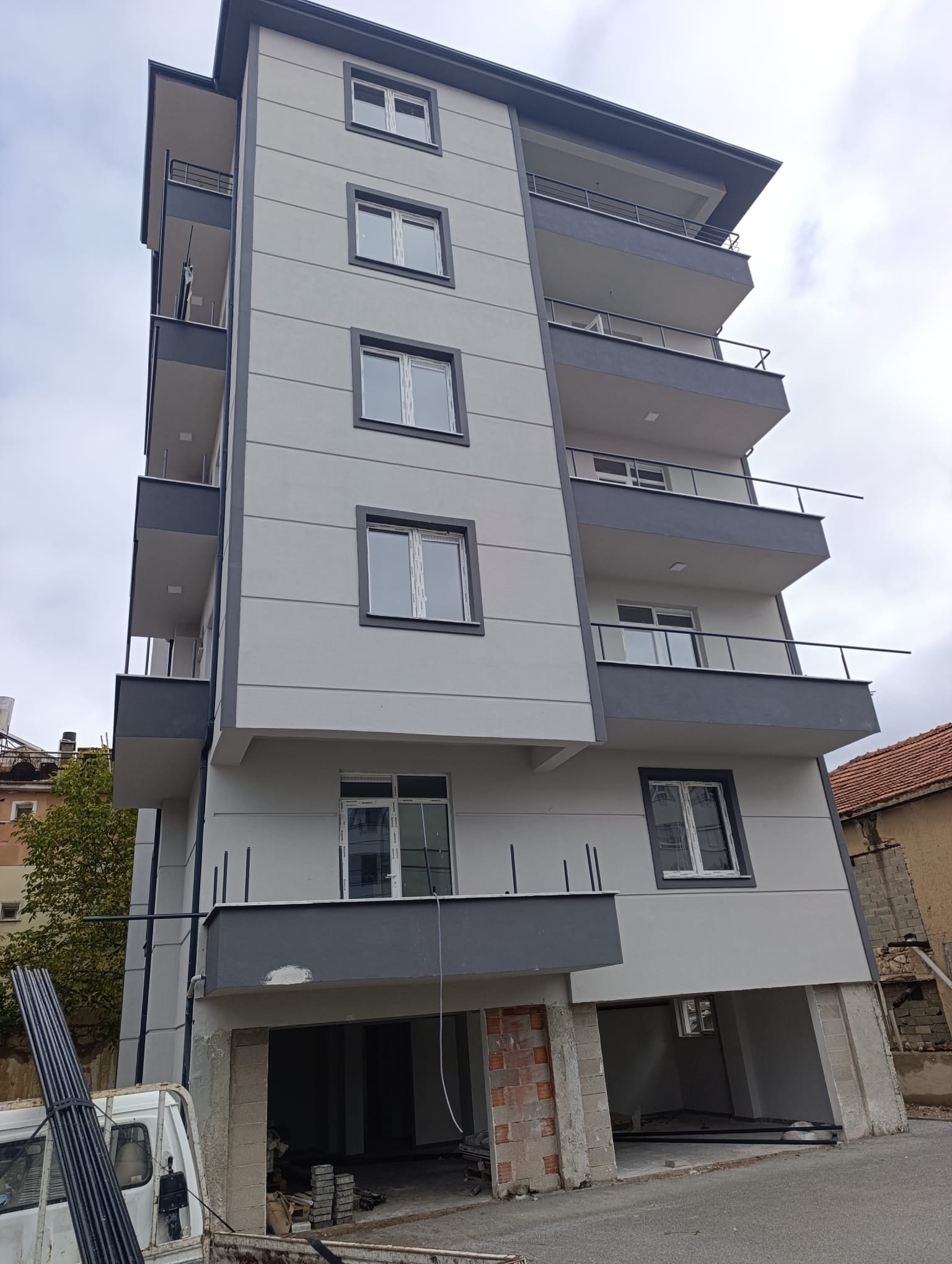 Karaman Merkez Prireis Mahallesi Sıfır 1+1 Ayrı Mutfak Balkonlu Güney Cephe Geniş Kullanışlı Yerden Isıtma Granit Kaplama — görsel 9