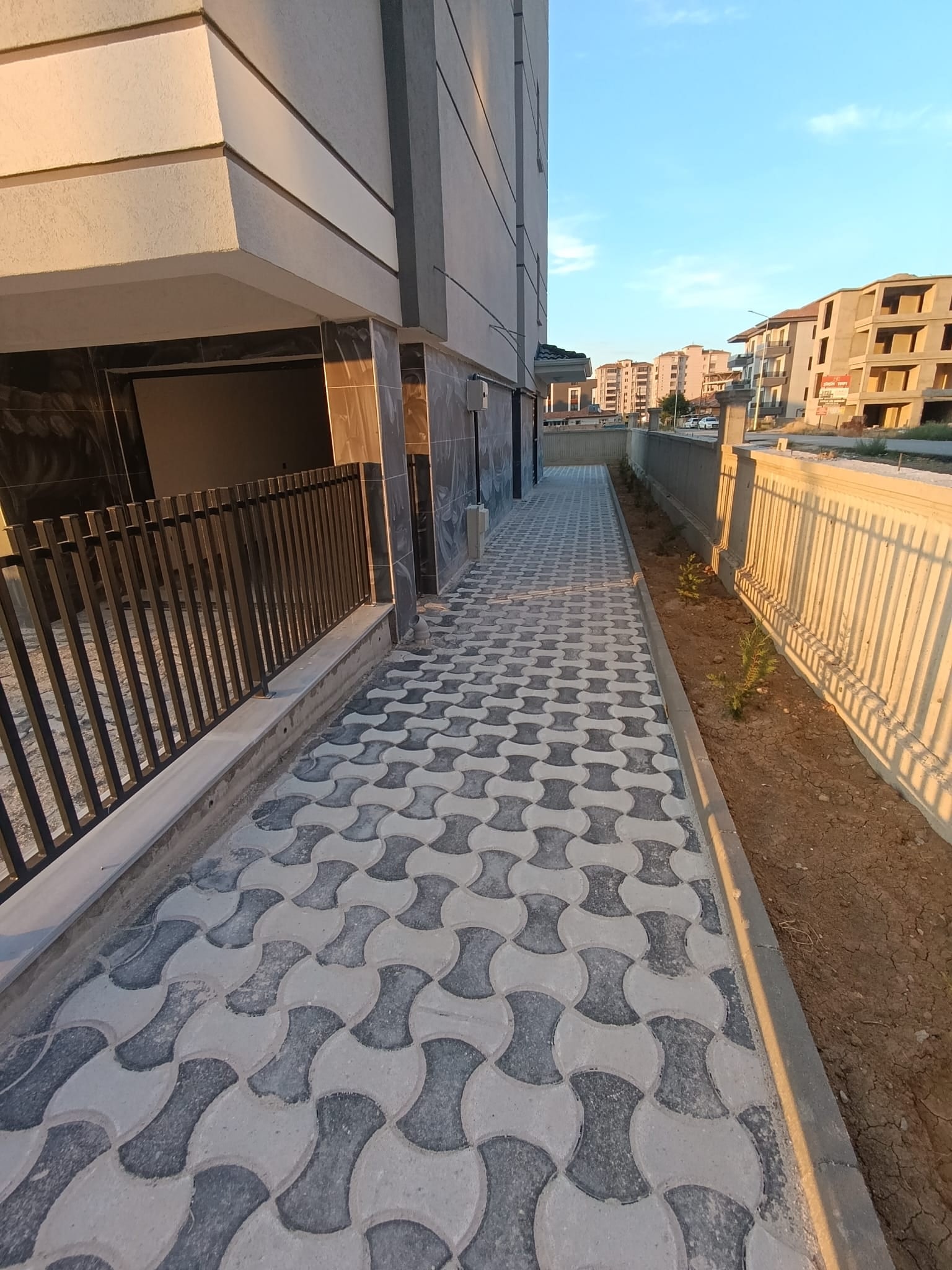 Karaman Merkez Yenişehir Mahallesi Satılık 3+1 Bireysel Garaj Ve Kiler Yerden Isıtma Kızartma Mutfak Mutfak Balkon Camla Kapalı Binada Toplam 3 Daire Var — görsel 22