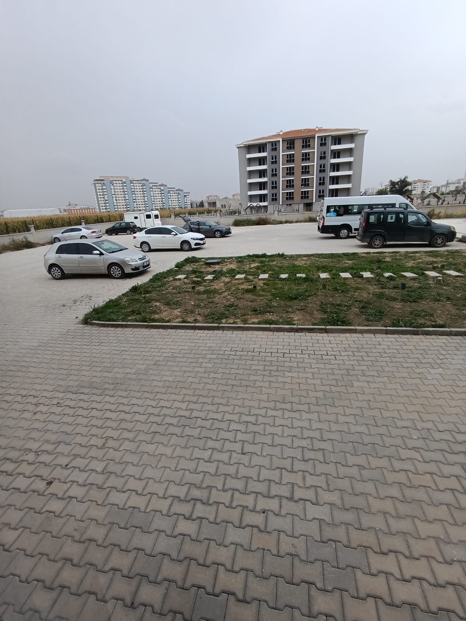 Karaman Merkez Yenişehir Mahallesi 3+1 Site İçerisinde Açık Ve Kapalı Otopark Çocuk Oyun Alanı Kiler Mevcut Geniş Balkon — görsel 19