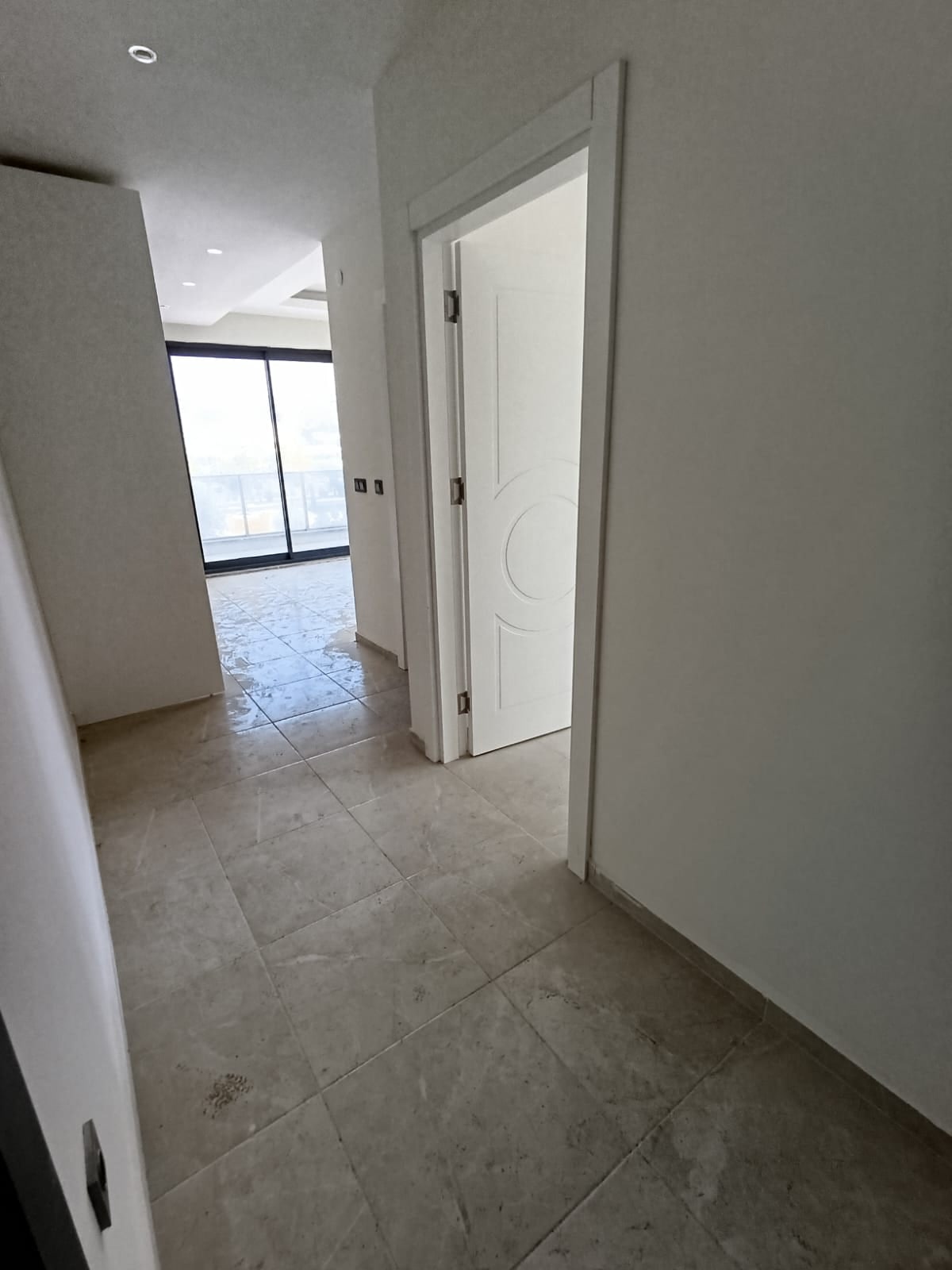Alanaya Demirtaş Satılık 1+1 Denize 900 Metre Mesafe Sıfır Arakat Açık Havuz Kapalı Havuz Kamelya Balkon — görsel 14
