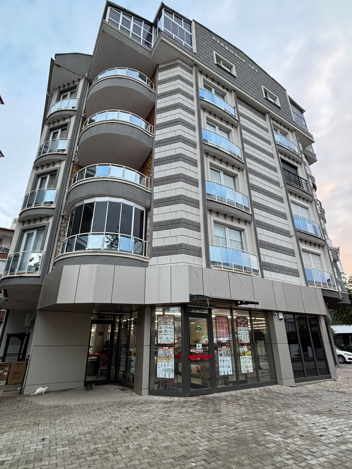 Emlaknomi'den Kurumsal Kiracılı Tabela Değeri Yüksek Satılık Dükkan
