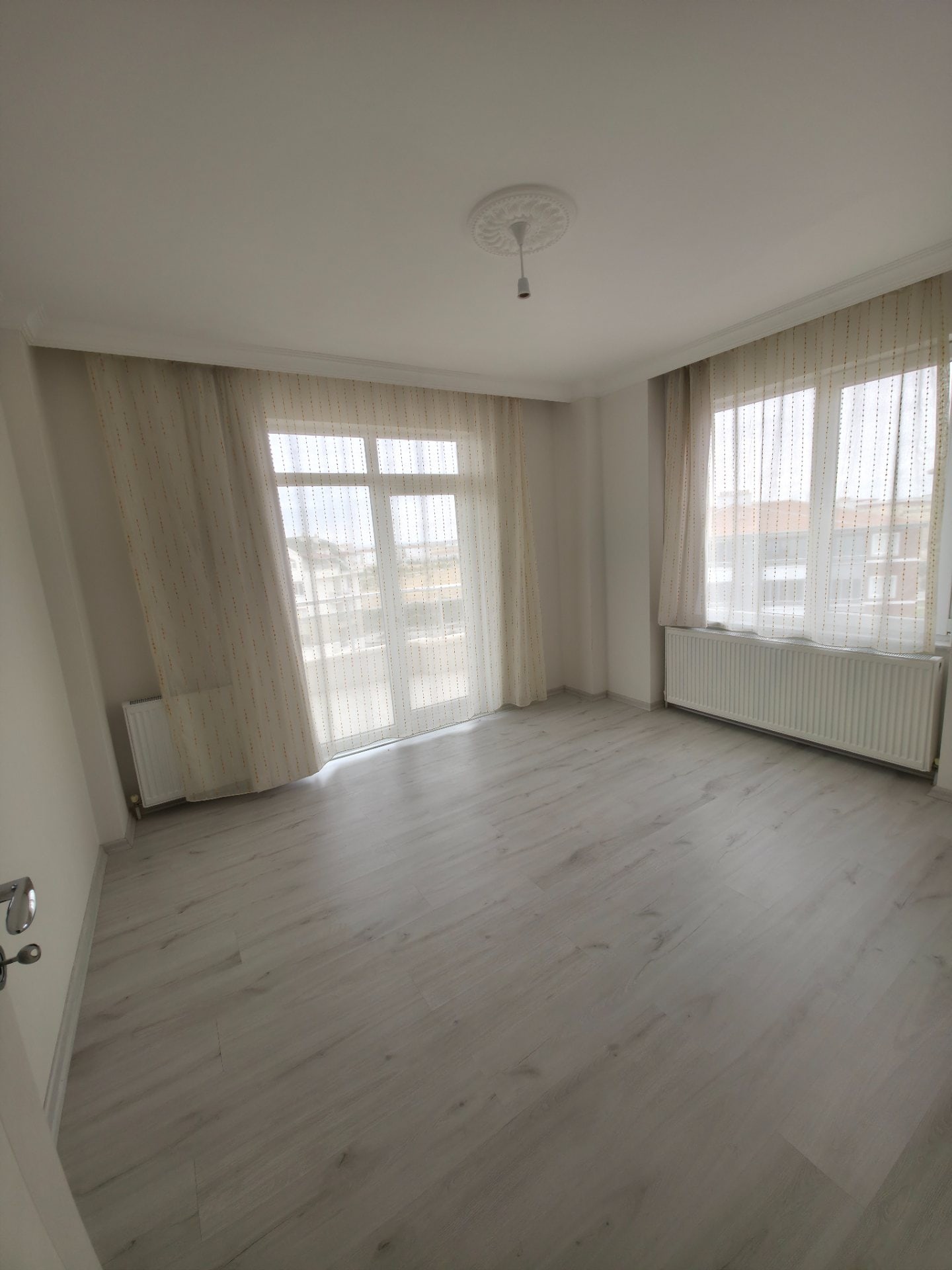 Tabduk Emre’de 1+1 Bağımsız Mutfak & Asansörlü Kiralık Apart