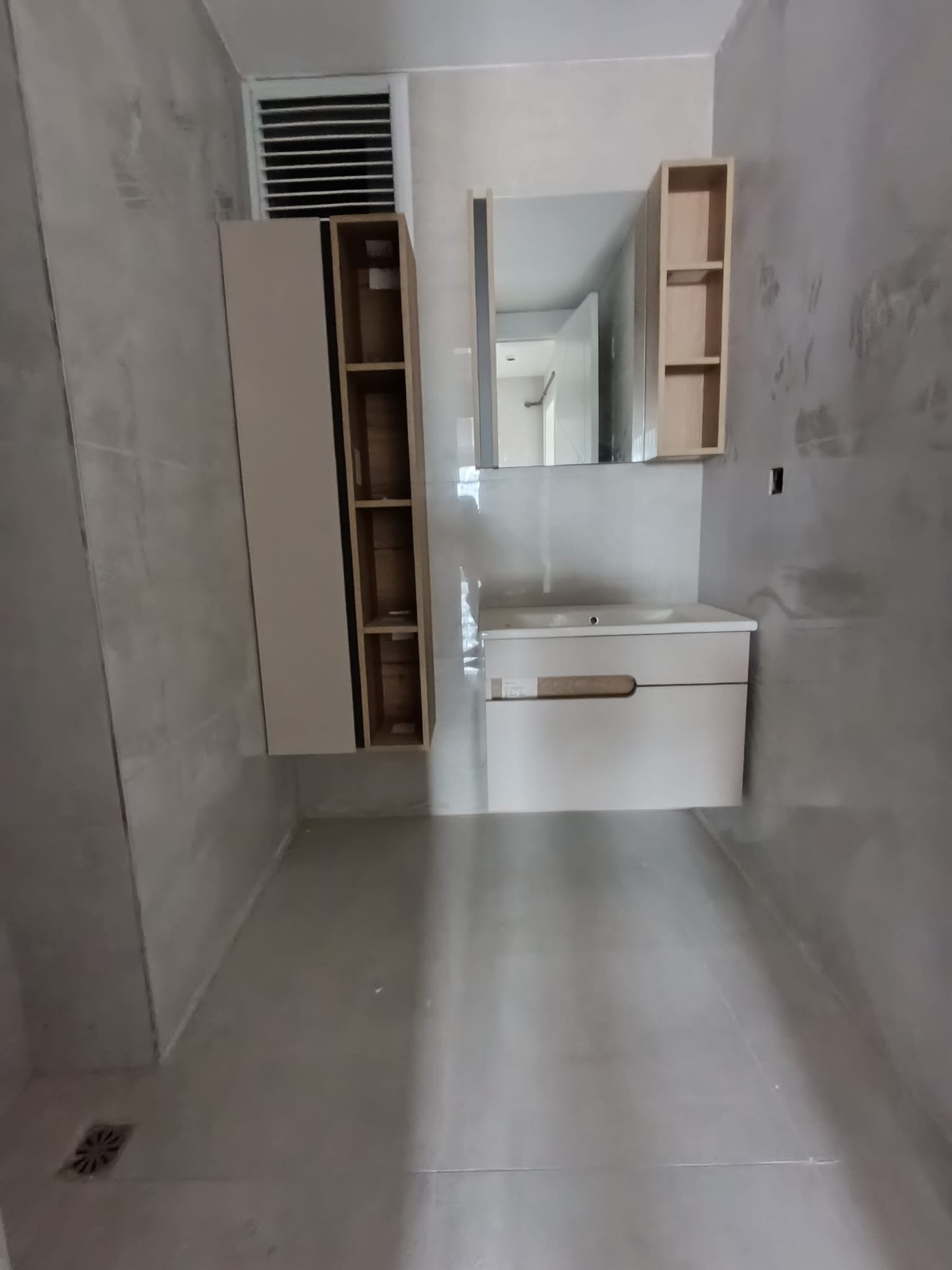 Karaman Merkez Yenişehir Mah 3+1 Sıfır Arakat Güney Doğu Cephe Site İçerisinde Ebeveyn Banyo Giyinme Odası Kiler Girişte Rüzgarlık — görsel 3