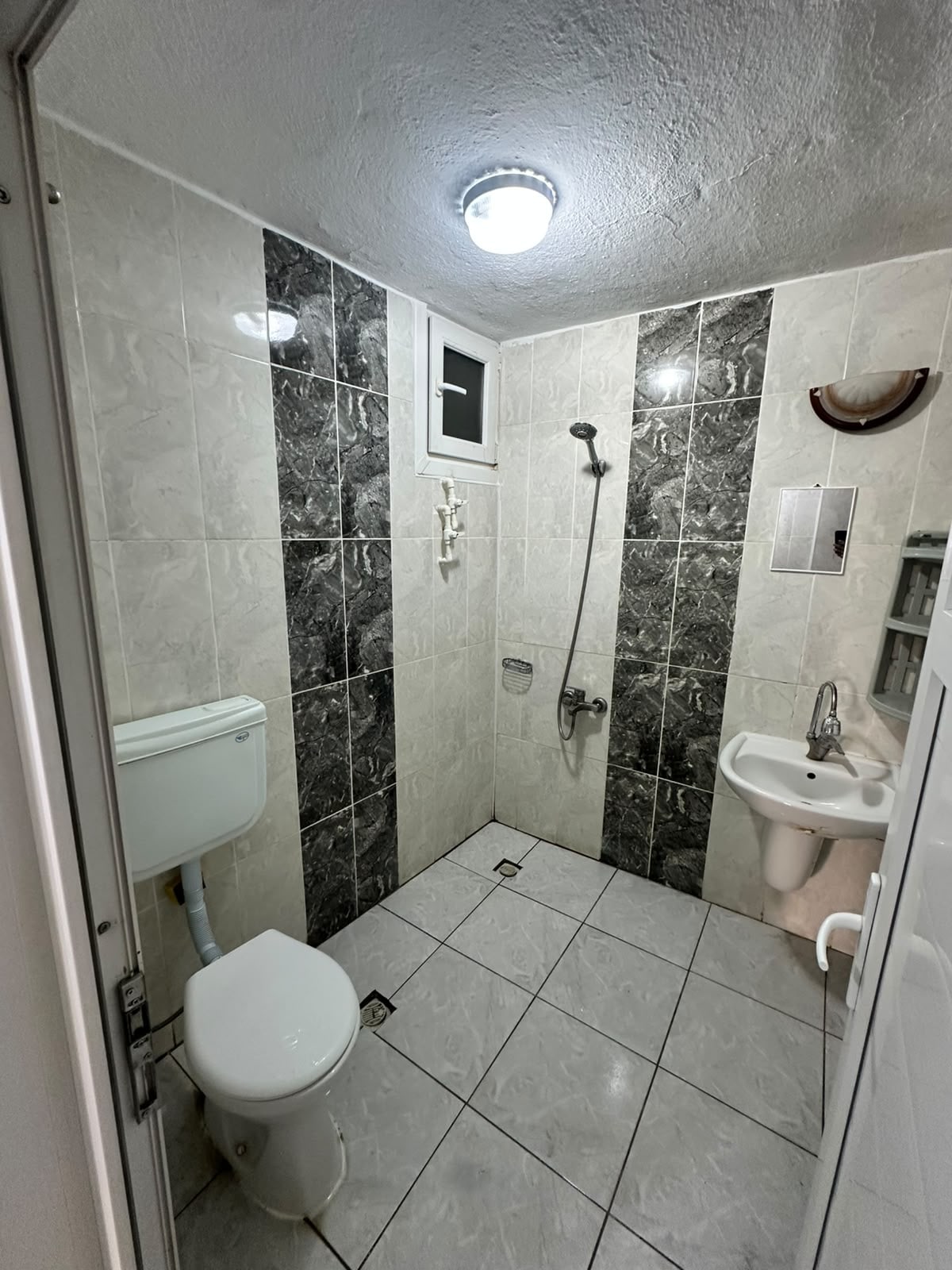 Çarşı Merkezde 3+1 Dükkan Üstü Kiralık Daire — görsel 5