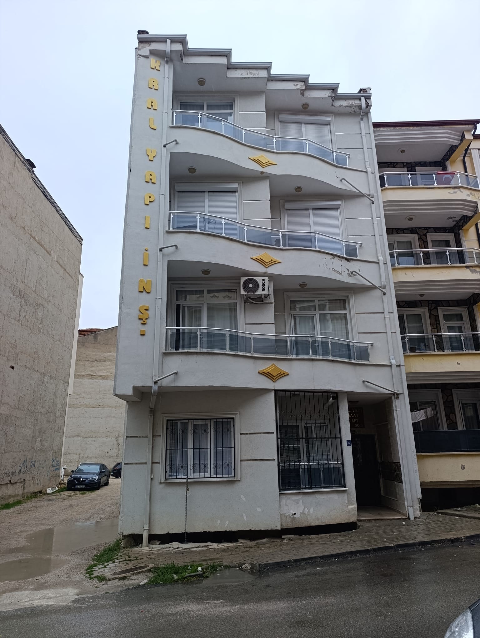 Karaman Merkez Cedit Mah. Satılık 3+1 Arakat 1. Kat 145 Metrekare 10 Yıllık Bireysel Kiler Var. — görsel 13