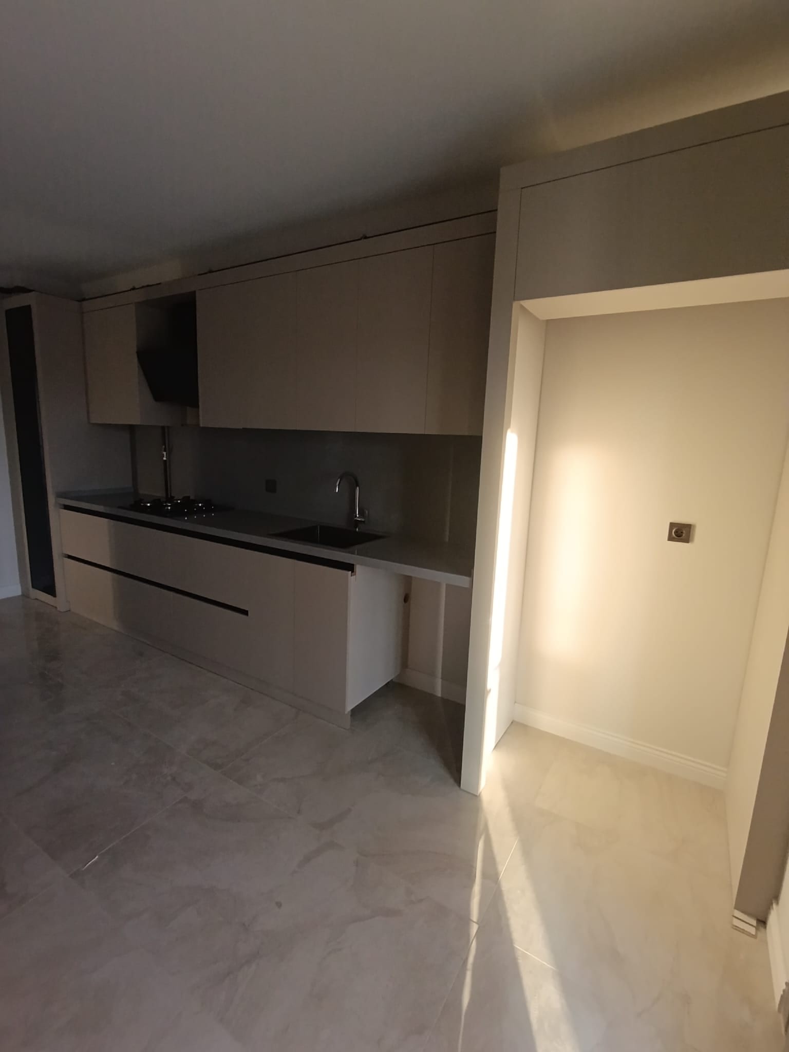 Karaman Merkez Yenişehir Mahallesi Satılık 3+1 Bireysel Garaj Ve Kiler Yerden Isıtma Kızartma Mutfak Mutfak Balkon Camla Kapalı Binada Toplam 3 Daire Var — görsel 6