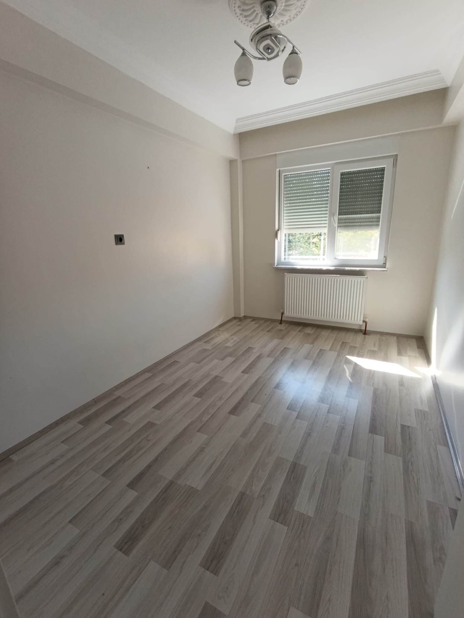 Karaman Merkez Prireis Mahallesi 3+1 Arakat 4 Cephesi Açık 2 Balkon 150m2 Brüt 10 Yıllık Bina — görsel 5