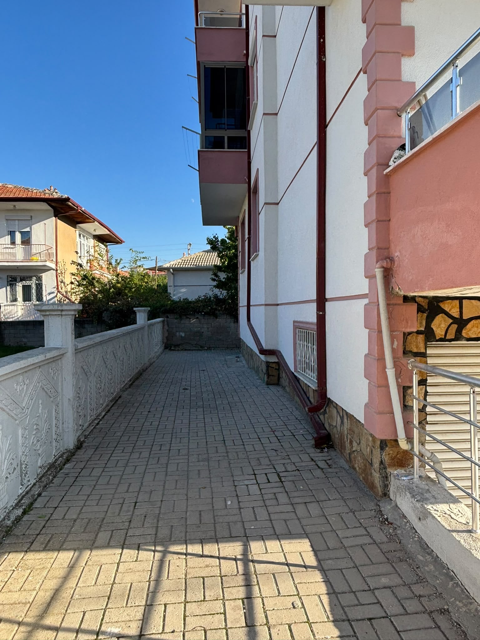 Emlaknomi'den 🏡 Yeşilada Mahallesi’nde Satılık 3+1 Daire! — görsel 14