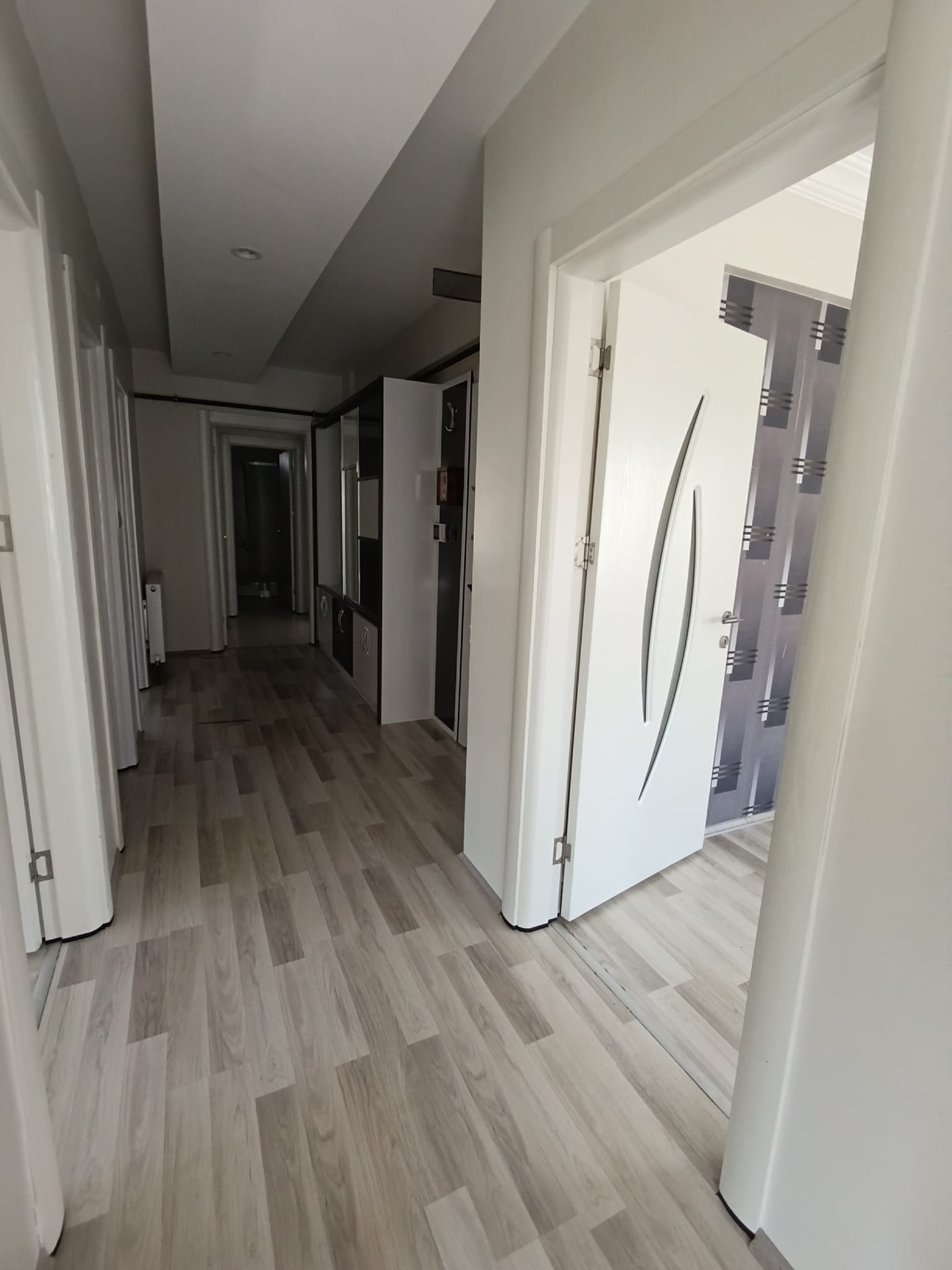 Karaman Merkez Prireis Mahallesi 3+1 Arakat 4 Cephesi Açık 2 Balkon 150m2 Brüt 10 Yıllık Bina — görsel 9