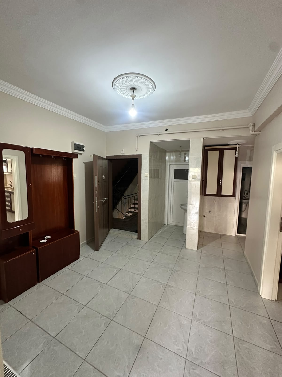 Çarşı Merkezde 3+1 Dükkan Üstü Kiralık Daire — görsel 6