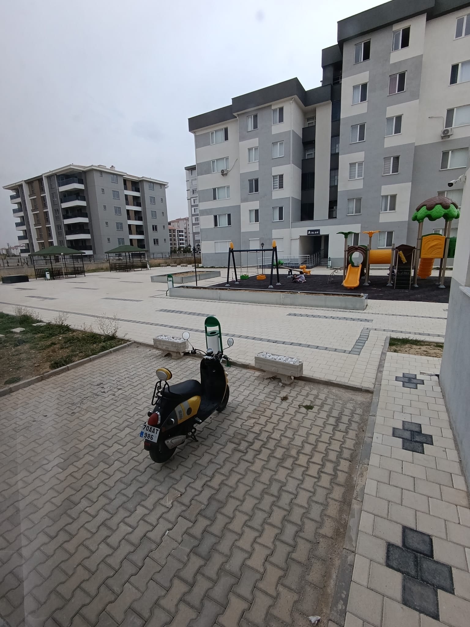 Karaman Merkez Yenişehir Mahallesi 3+1 Site İçerisinde Açık Ve Kapalı Otopark Çocuk Oyun Alanı Kiler Mevcut Geniş Balkon — görsel 12