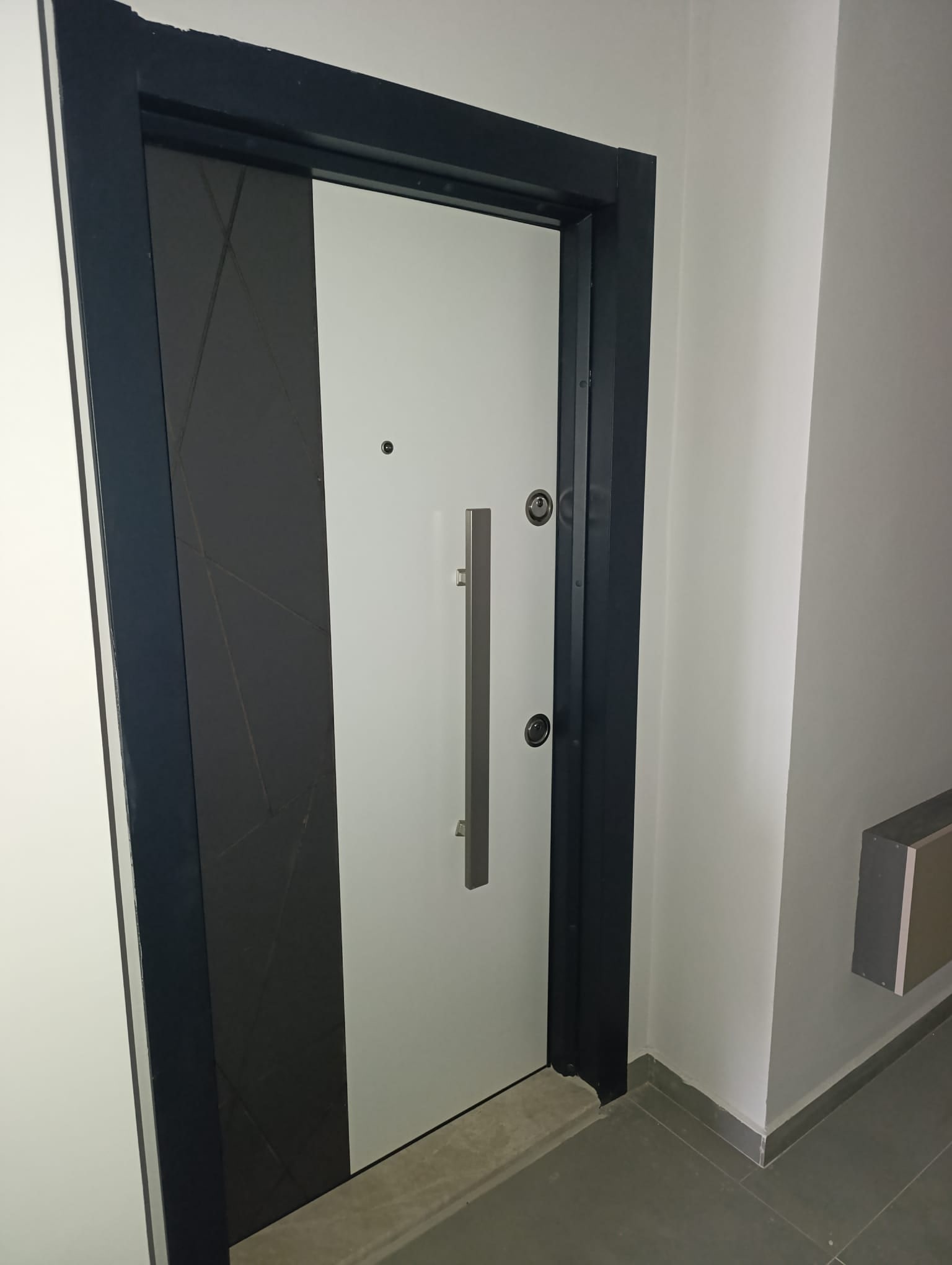 Karaman Merkez Hamidiye Mah.2.organize Yolu 1+1 Sıfır Arakat Ayrı Mutfaklı Yerden Isıtma Balkon Var 2 Asansörlü — görsel 4