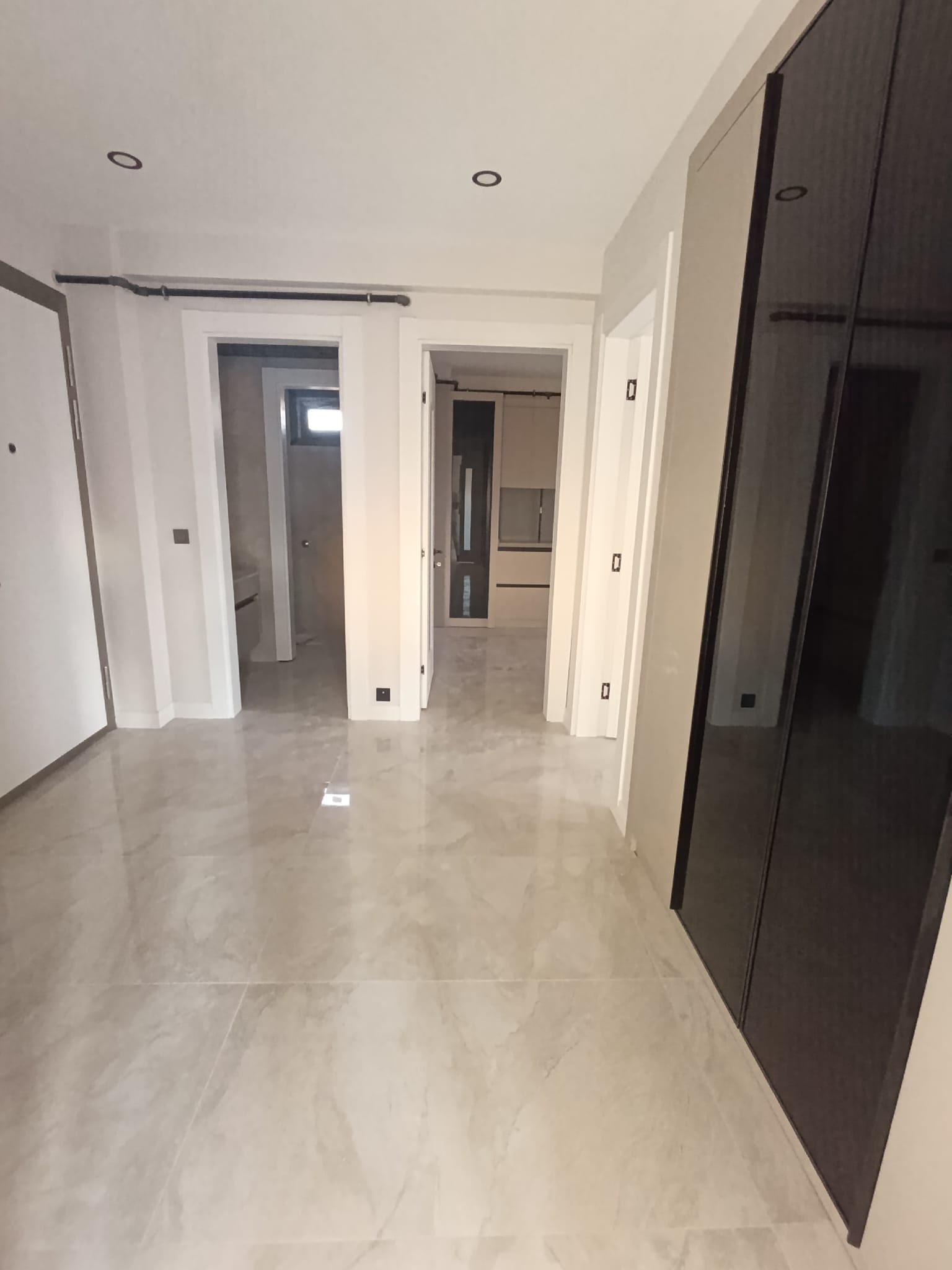 Karaman Merkez Yenişehir Mahallesi Satılık 3+1 Bireysel Garaj Ve Kiler Yerden Isıtma Kızartma Mutfak Mutfak Balkon Camla Kapalı Binada Toplam 3 Daire Var — görsel 5