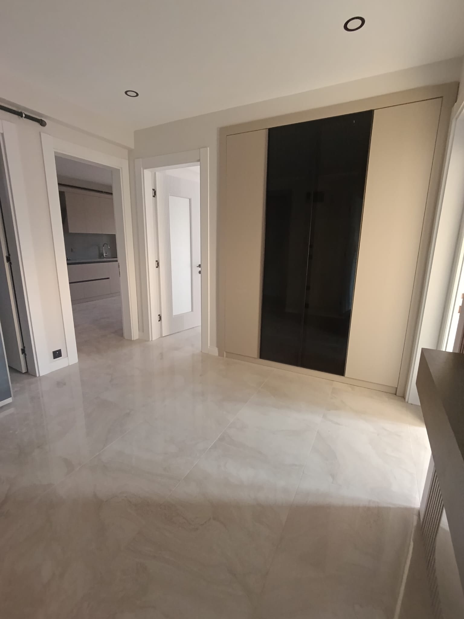 Karaman Merkez Yenişehir Mahallesi Satılık 3+1 Bireysel Garaj Ve Kiler Yerden Isıtma Kızartma Mutfak Mutfak Balkon Camla Kapalı Binada Toplam 3 Daire Var — görsel 10