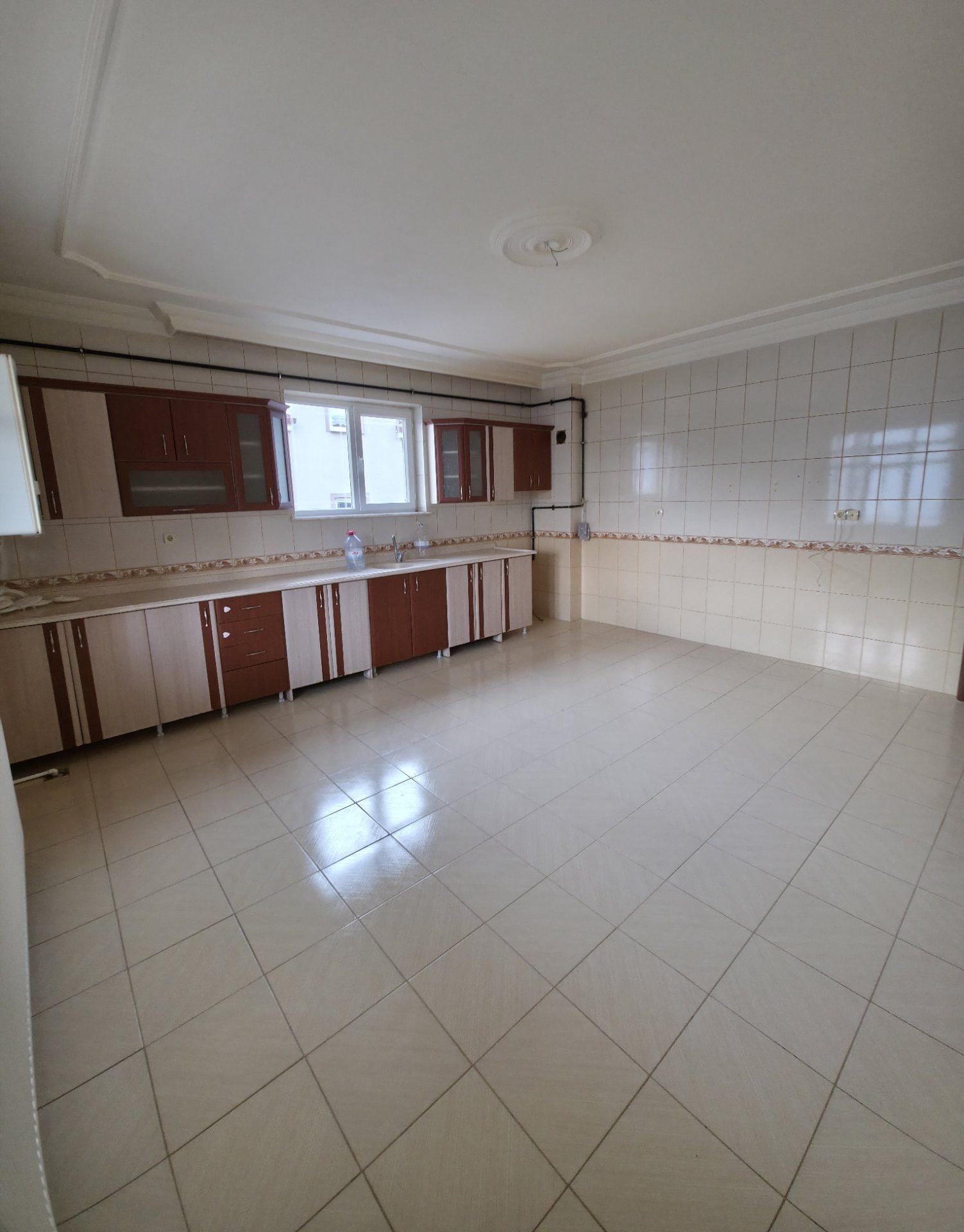 Şeyhşamil’de (ağalar Harmanı) 4+1 & 225 M² & 4 Cephe Açık Kiralık Daire — görsel 2
