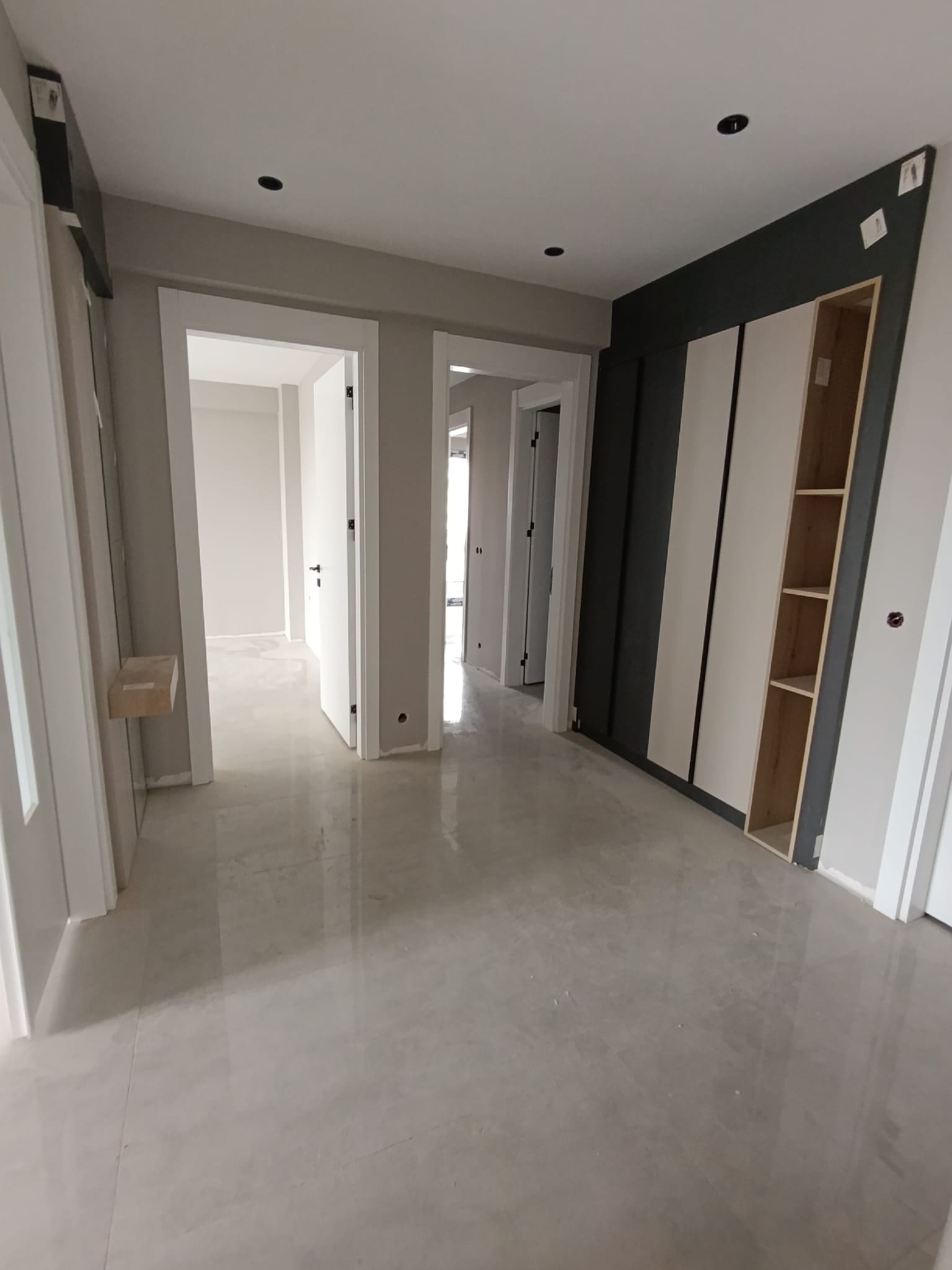Karaman Merkez Yenişehir Mah 3+1 Sıfır Arakat Güney Doğu Cephe Site İçerisinde Ebeveyn Banyo Giyinme Odası Kiler Girişte Rüzgarlık — görsel 18